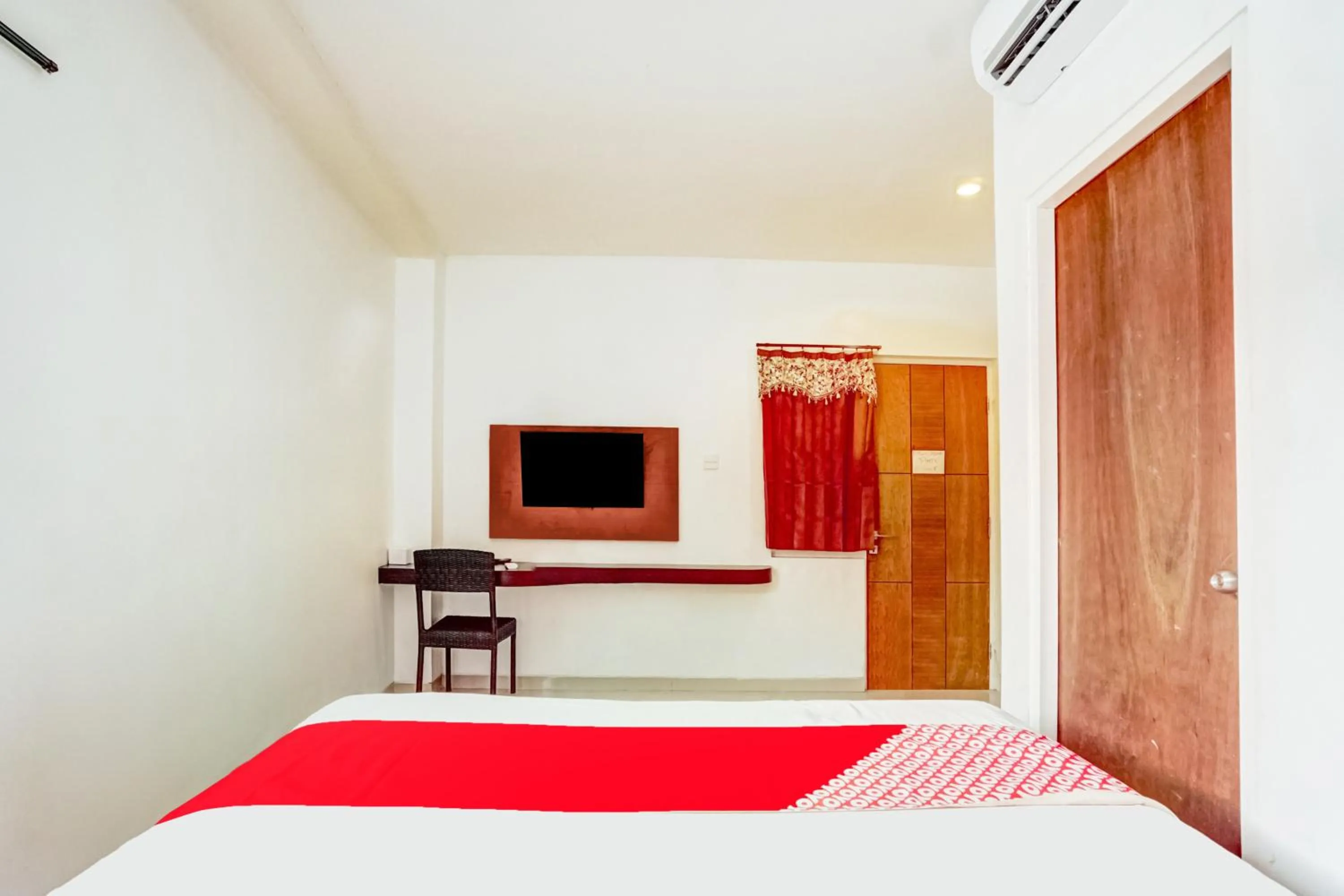 Bedroom, Bed in OYO 98 Residence Near Petra Christian University