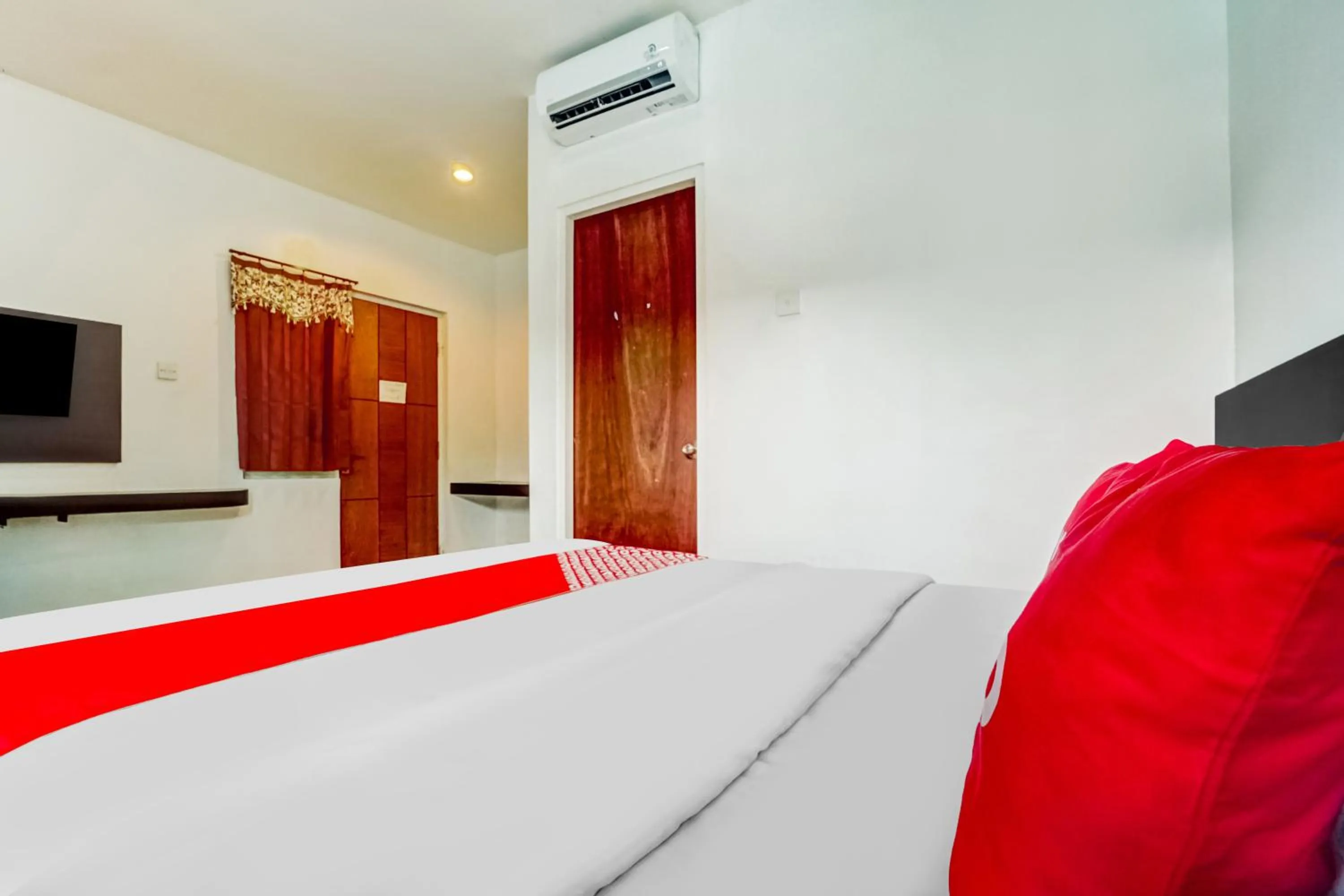 Bedroom, Bed in OYO 98 Residence Near Petra Christian University