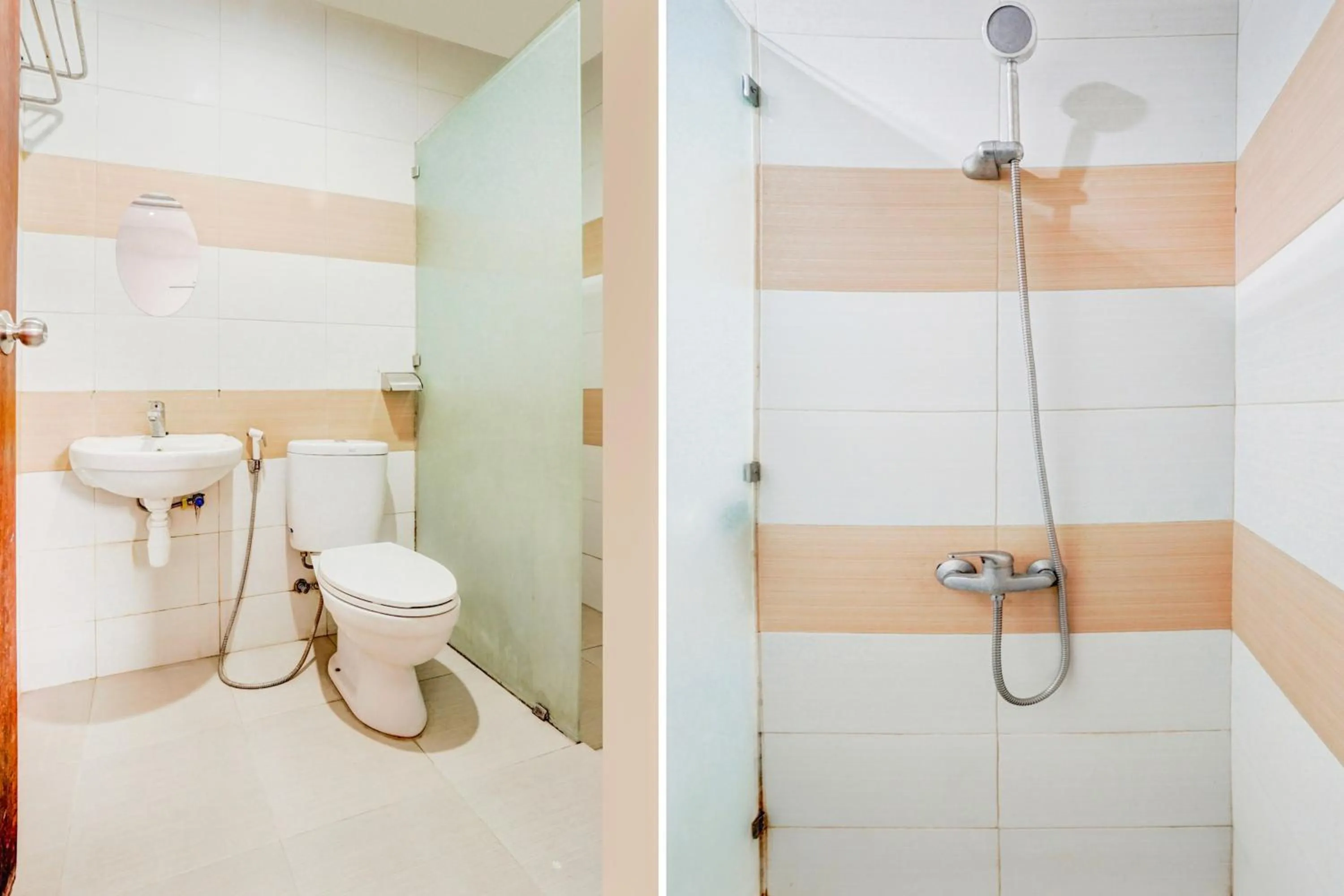 Bathroom in OYO 98 Residence Near Petra Christian University