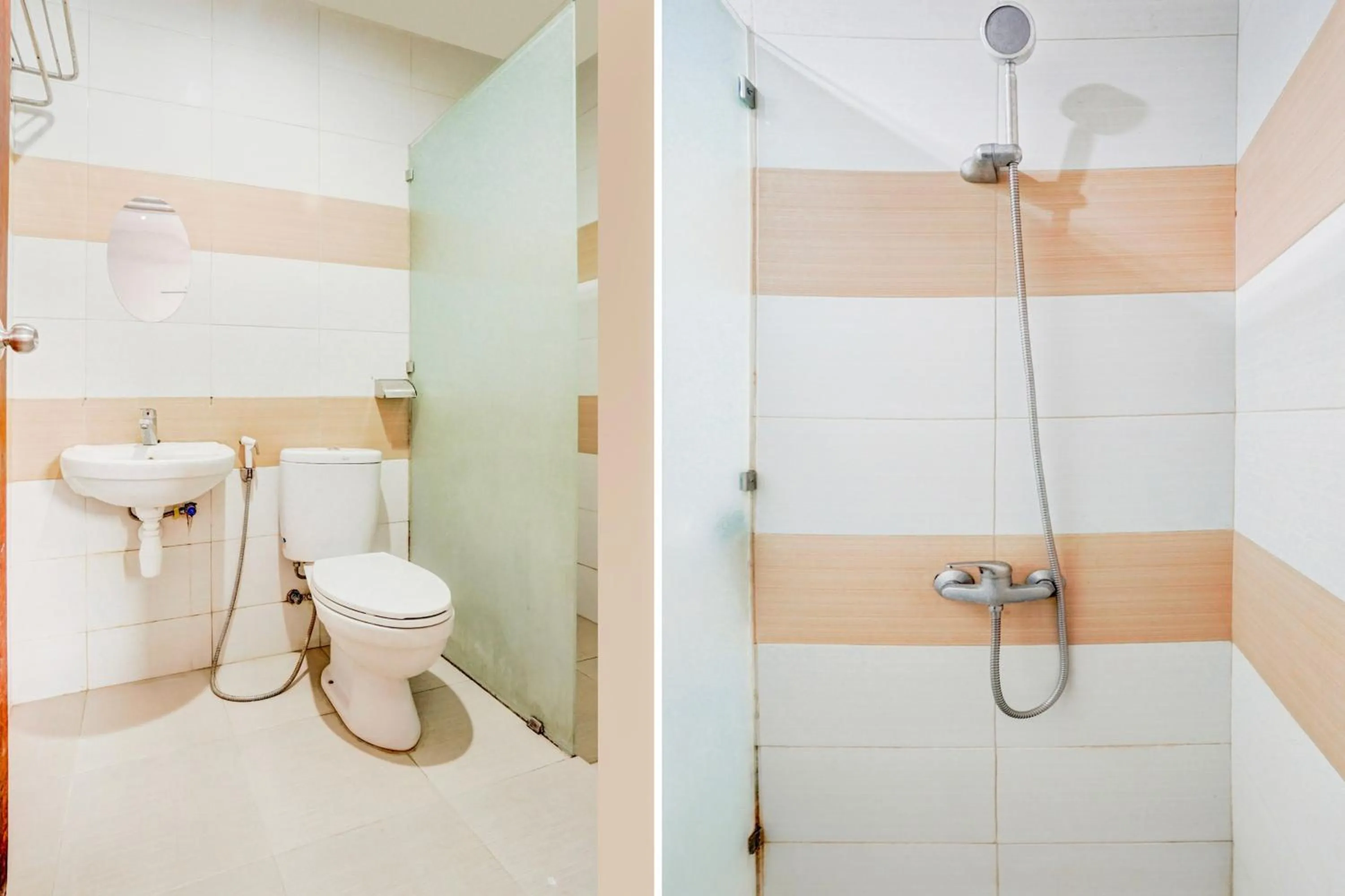 Bathroom in OYO 98 Residence Near Petra Christian University