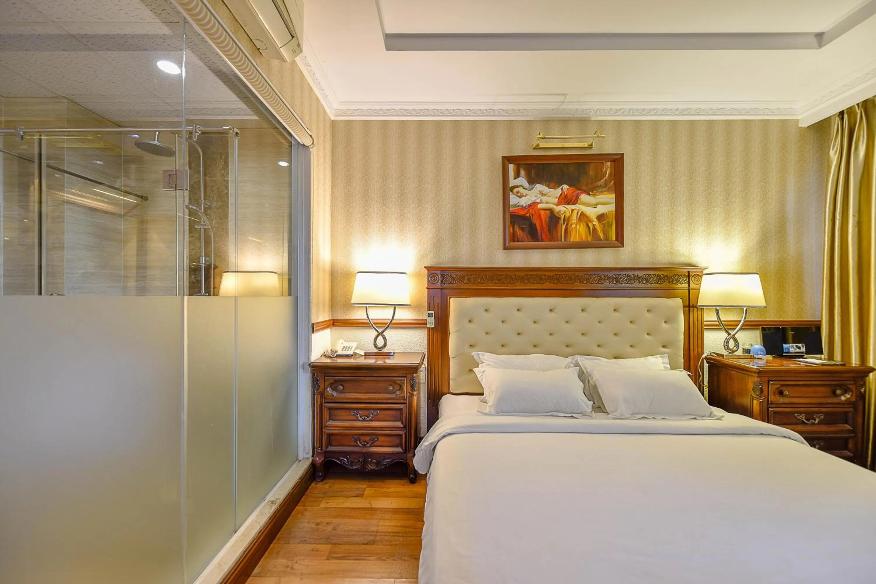 Bedroom, Bed in Boutique Garden Hotel