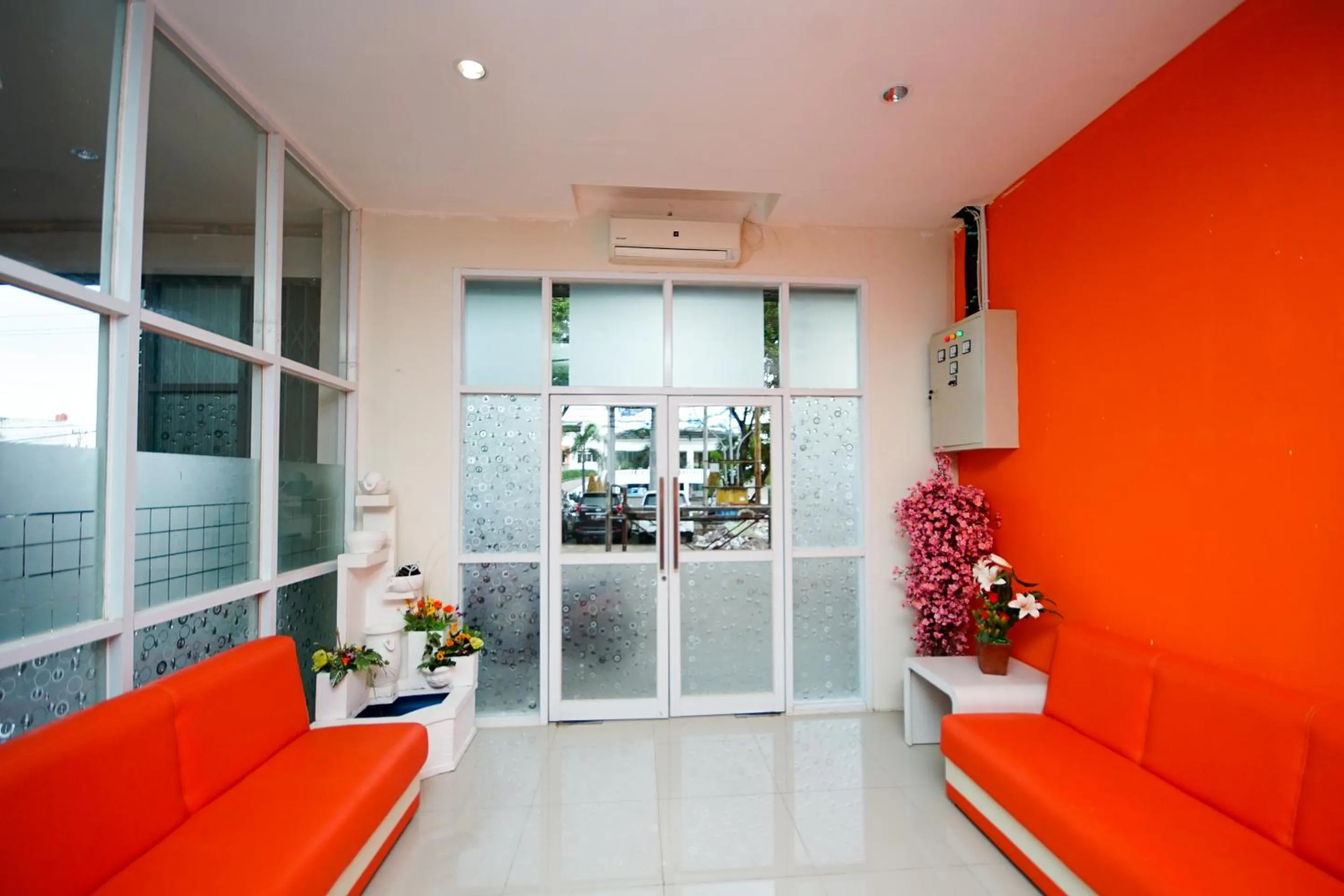 Lobby or reception in OYO 251 The Maximus Inn Hotel