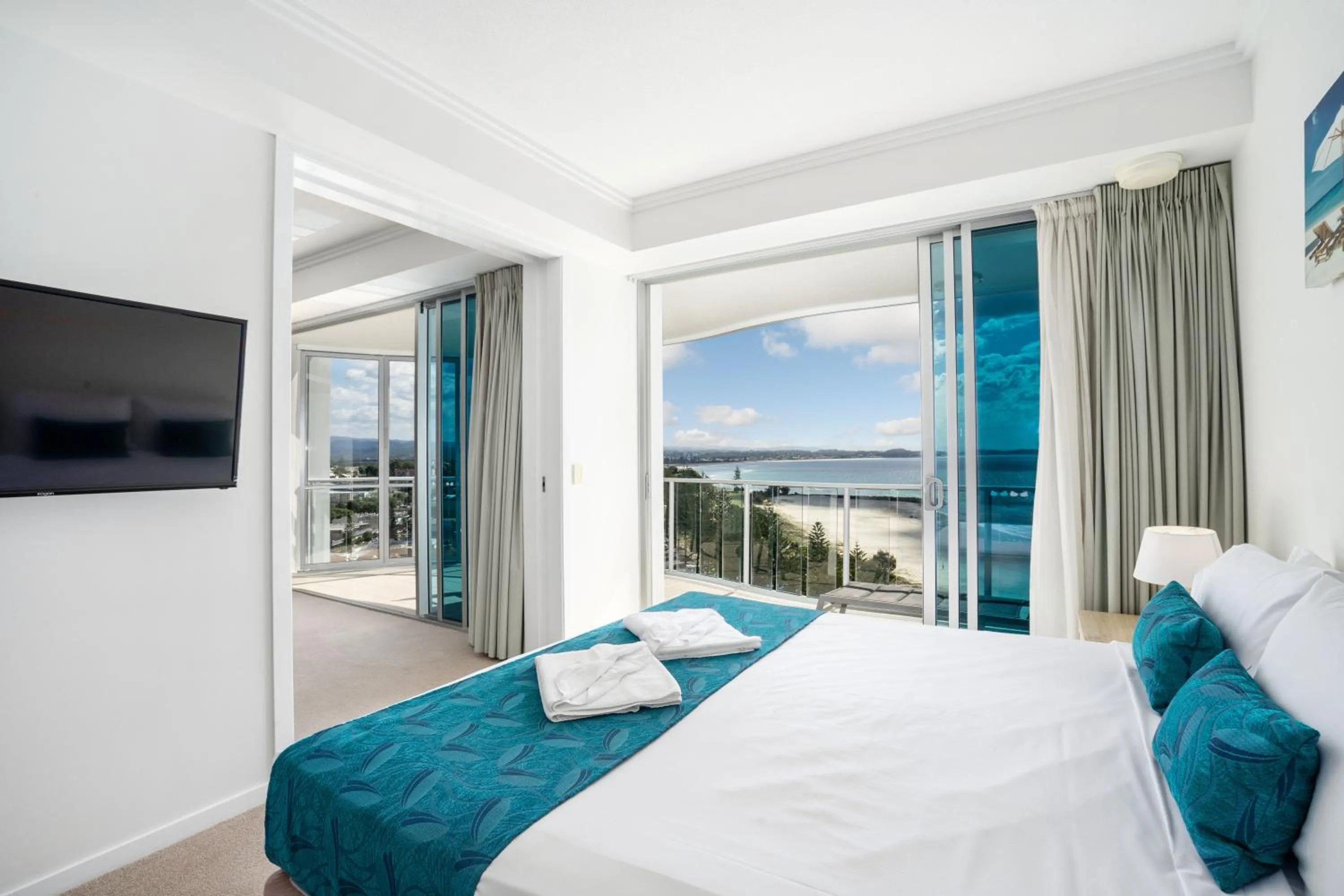 Balcony/Terrace, Bed in Reflections Tower Two