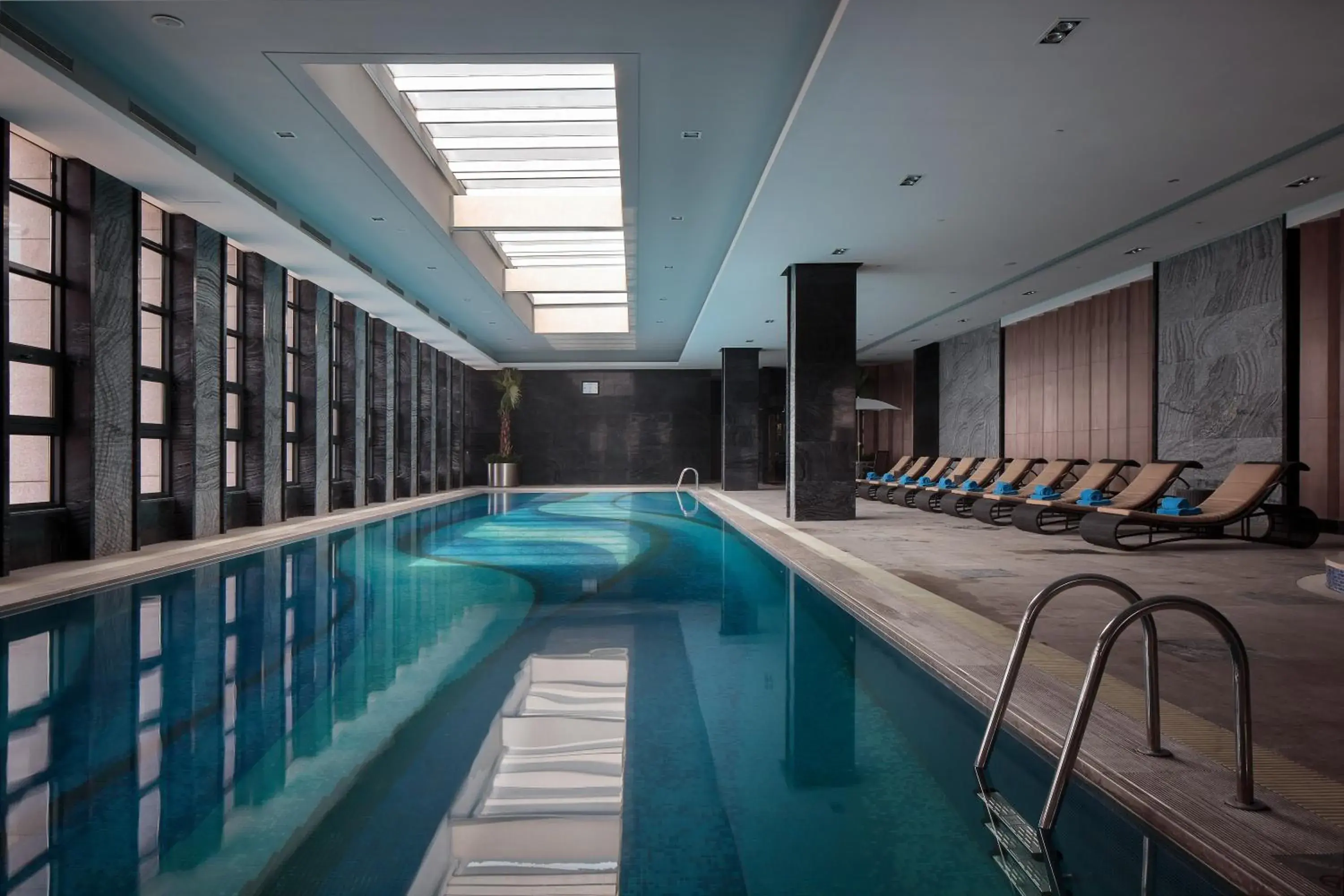 Swimming pool in Pullman Anshan Time Square Swimming pool in Pullman Anshan Time Square