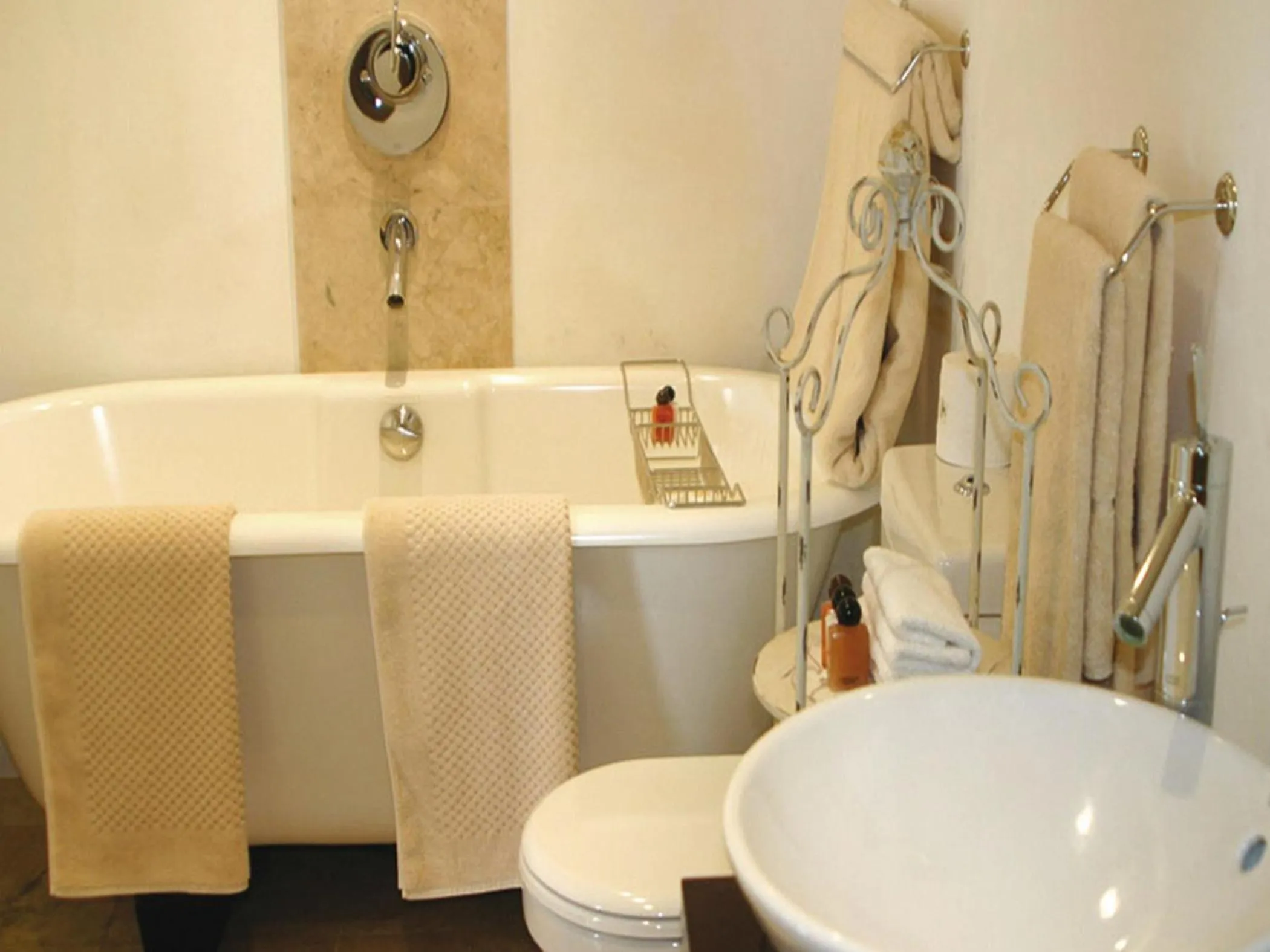 Shower in Leeuwenbosch Country House - Amakhala Game Reserve