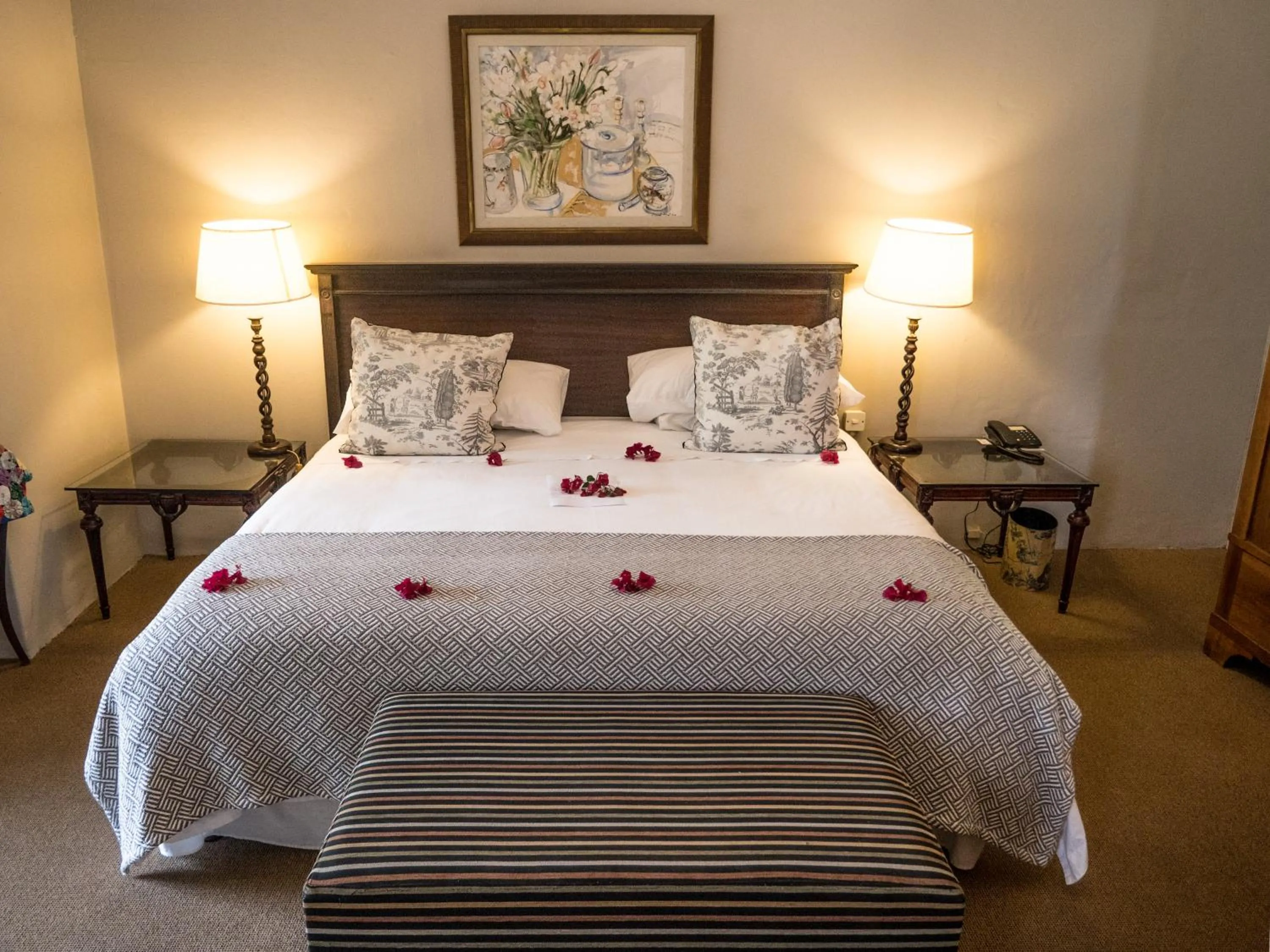 Bed in Leeuwenbosch Country House - Amakhala Game Reserve