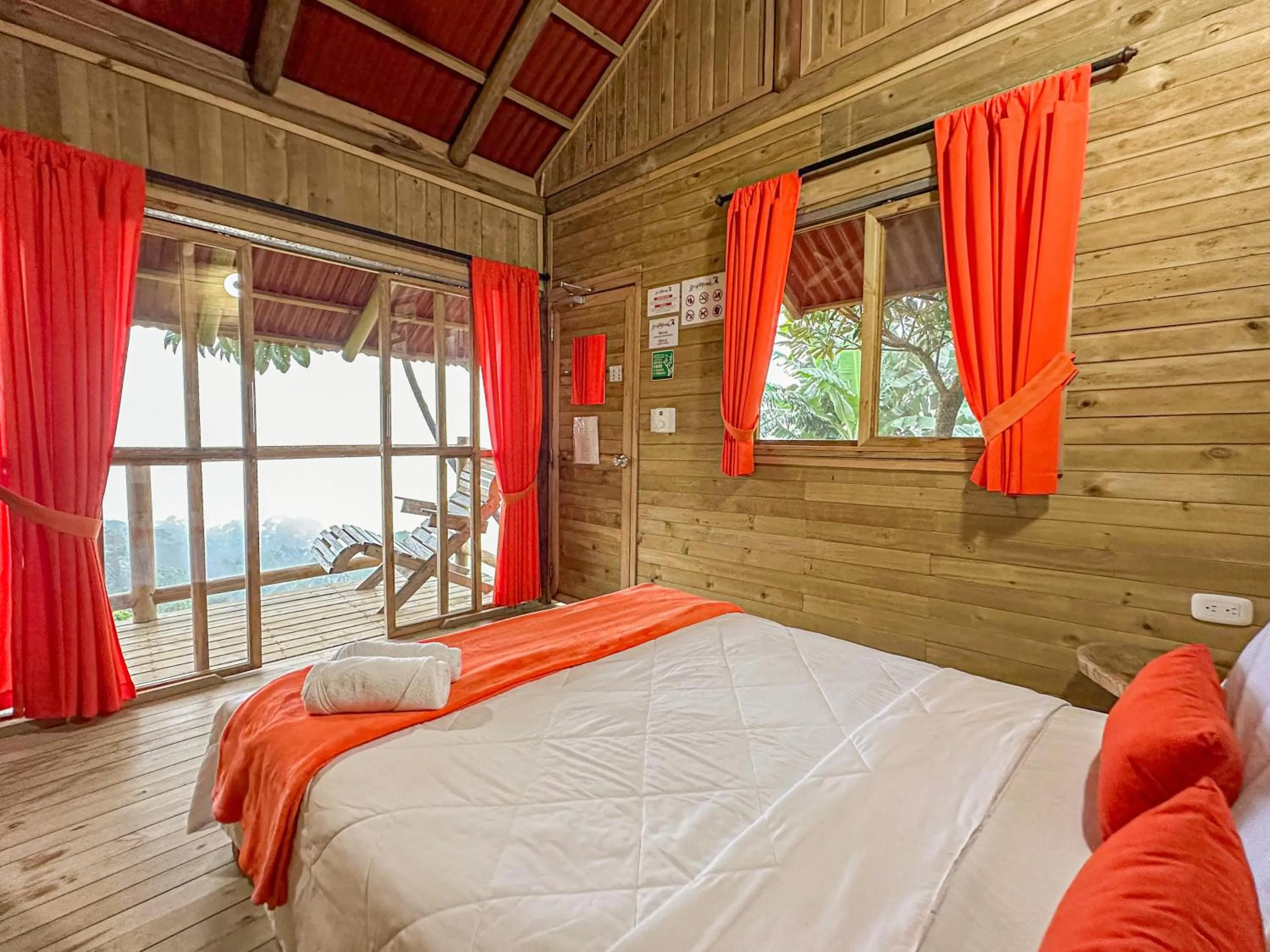 Bedroom, Bed in Loma Nevada Minca Hotel