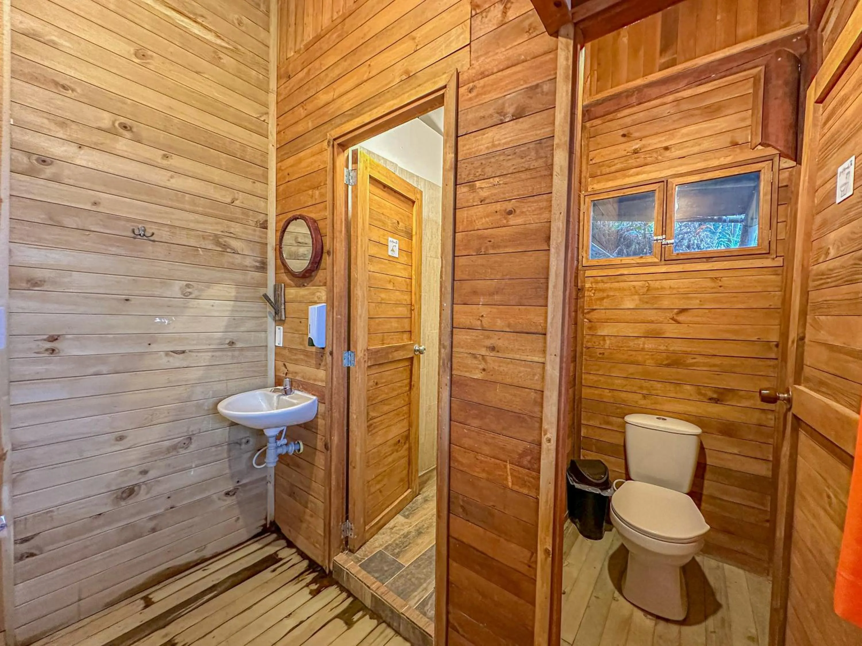 Shower in Loma Nevada Minca Hotel