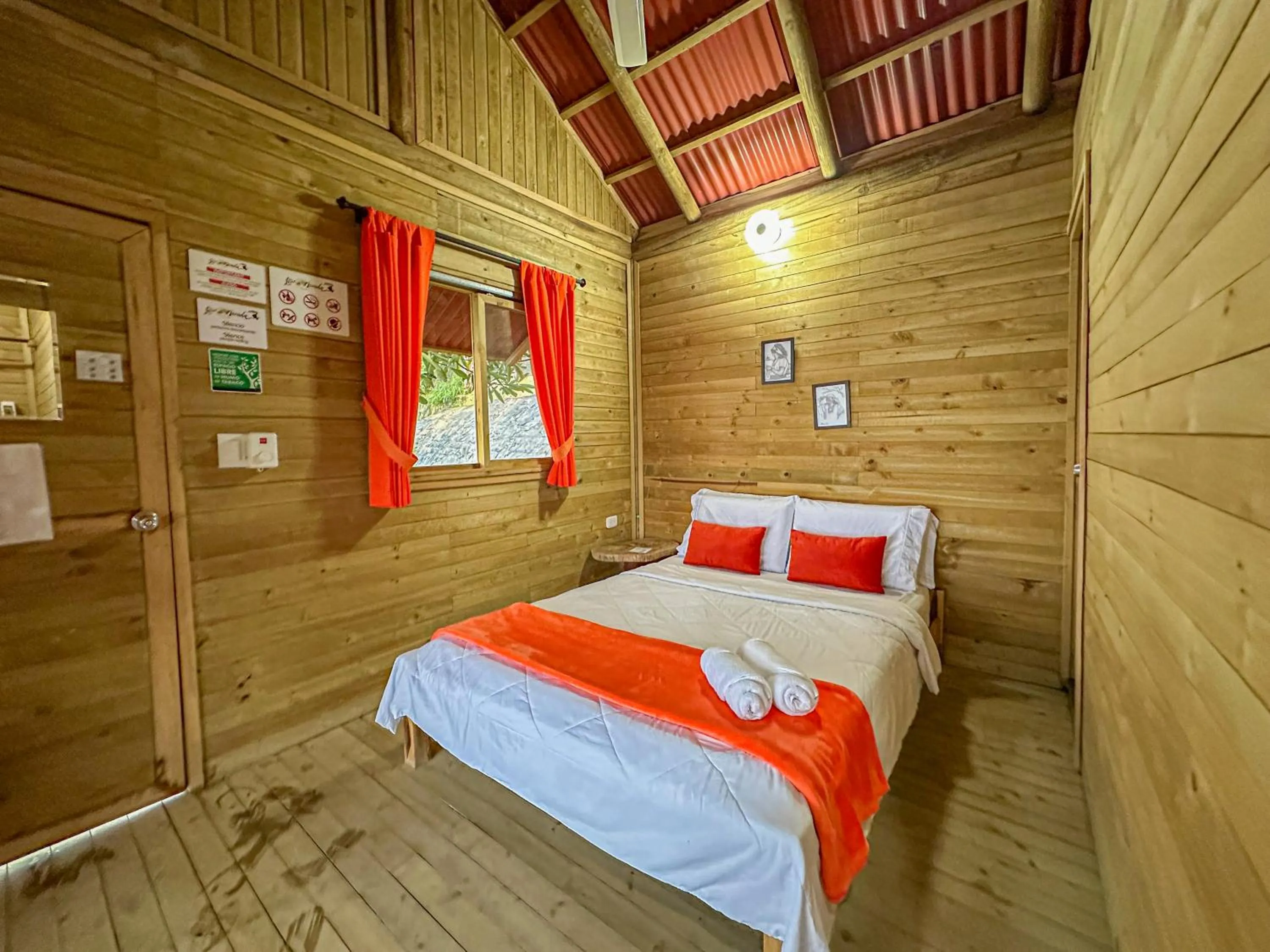 Bedroom, Bed in Loma Nevada Minca Hotel