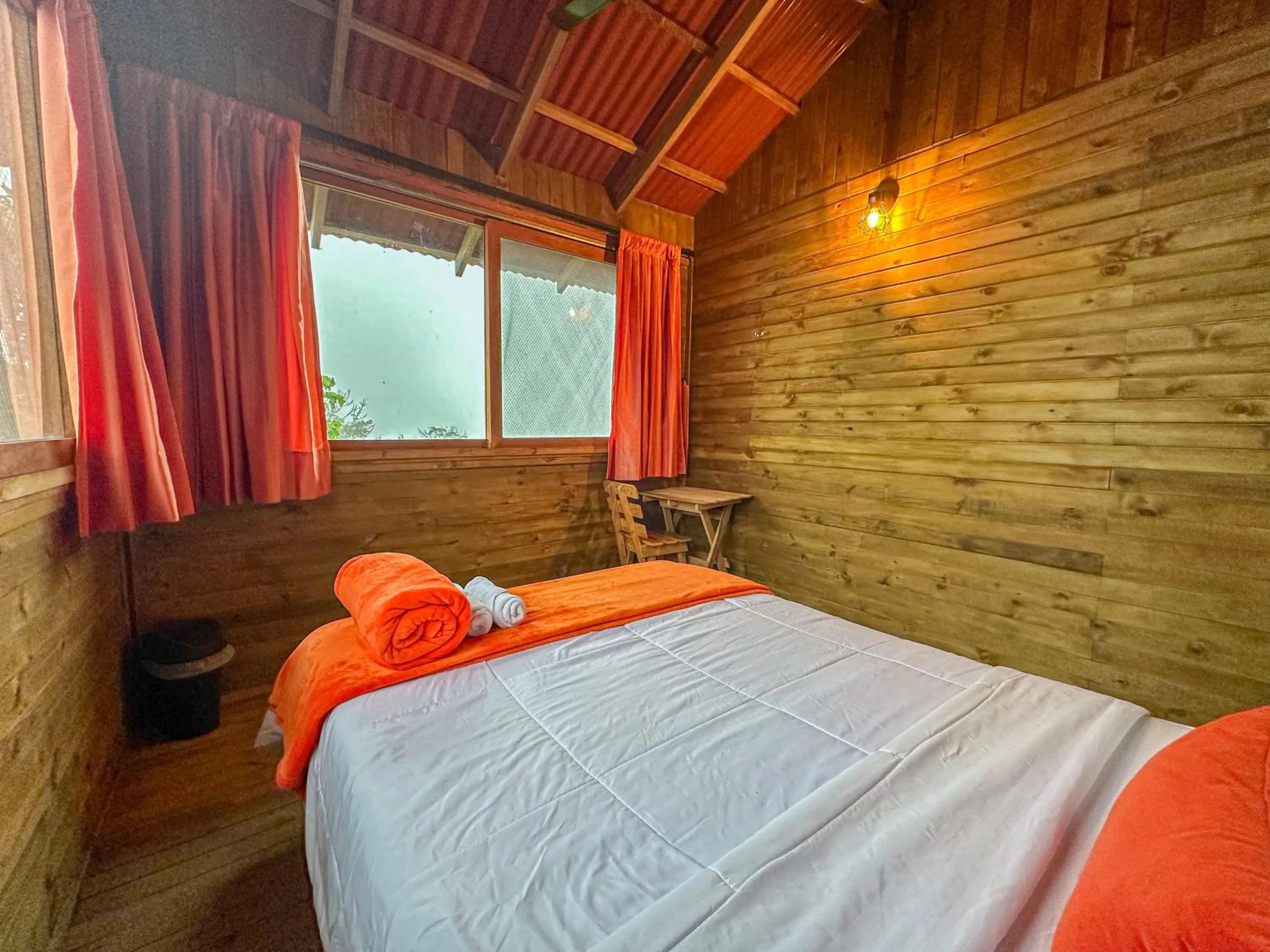 Photo of the whole room, Bed in Loma Nevada Minca Hotel