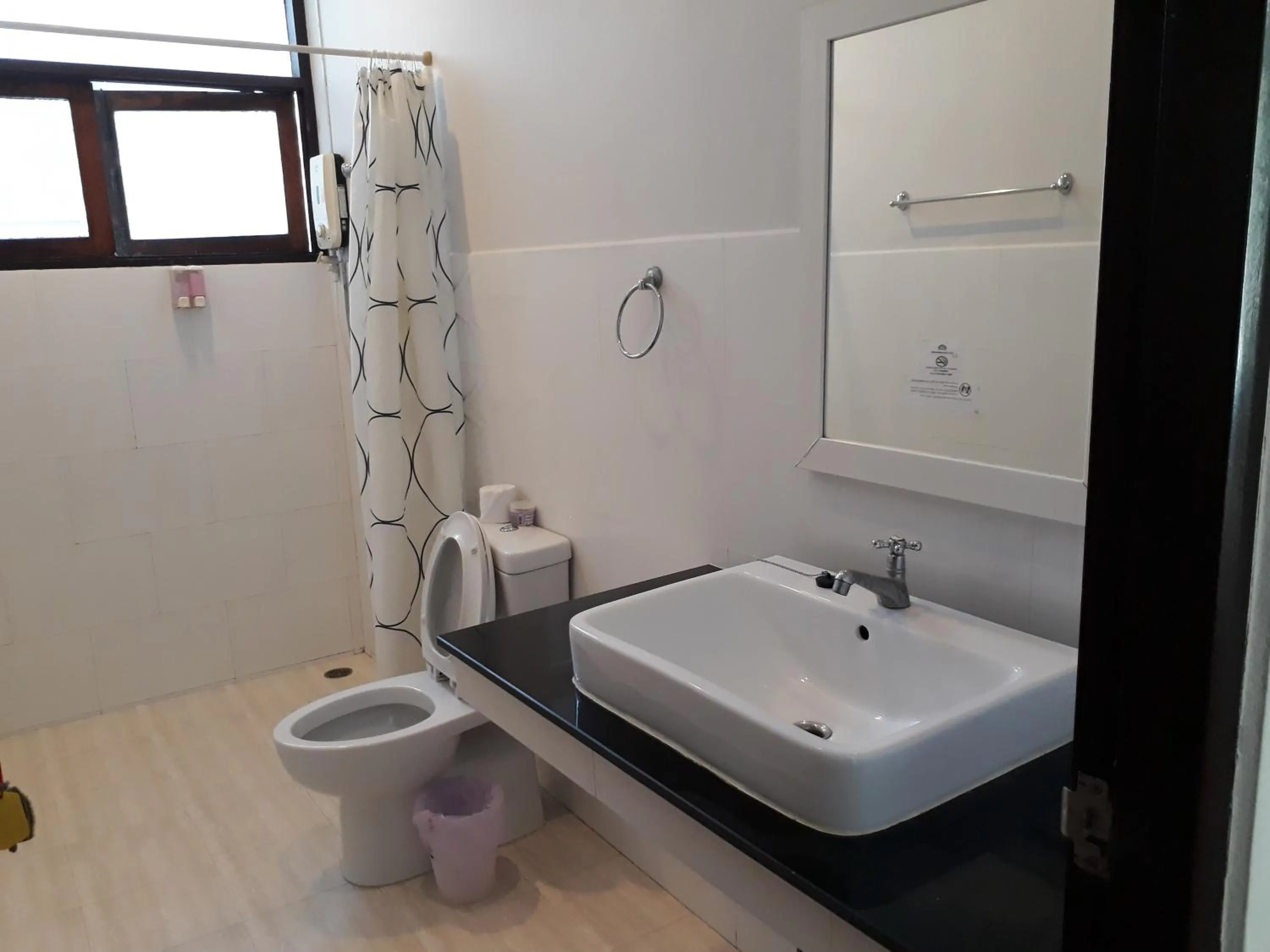 Toilet in House 23 Guesthouse