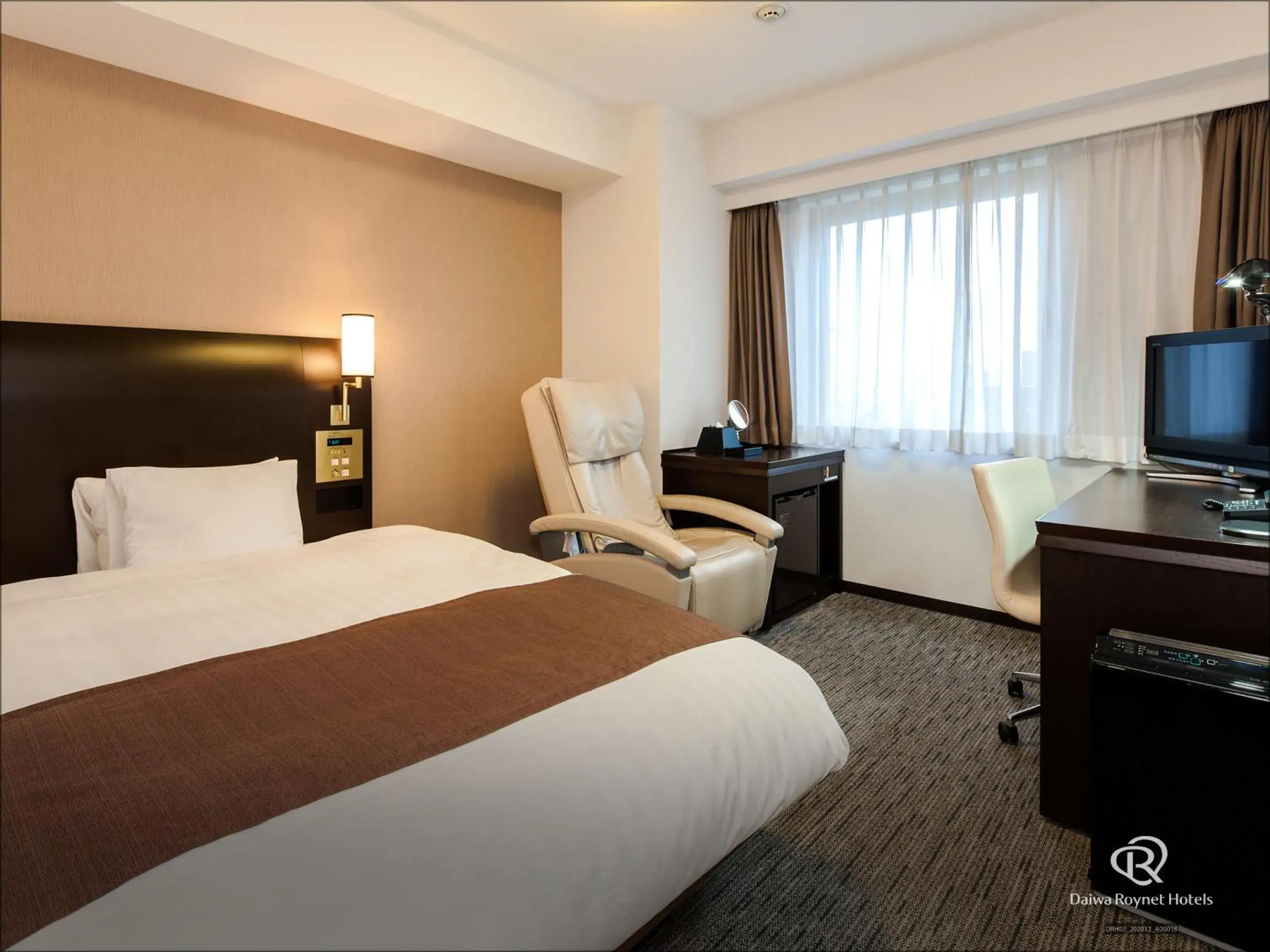 Photo of the whole room, Bed in Daiwa Roynet Hotel Oita Photo of the whole room, Bed in Daiwa Roynet Hotel Oita