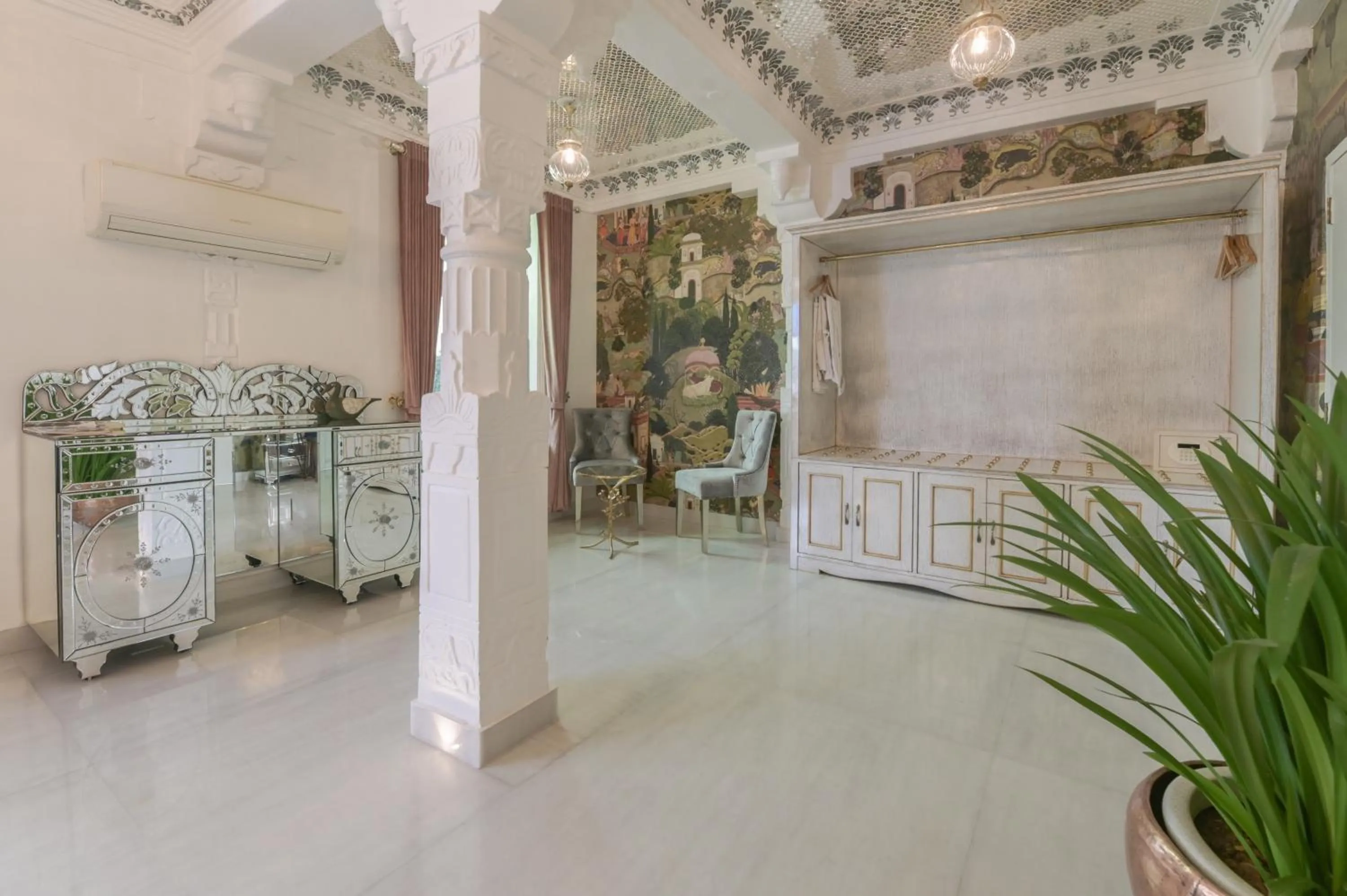 Seating area in Jagat Niwas Palace