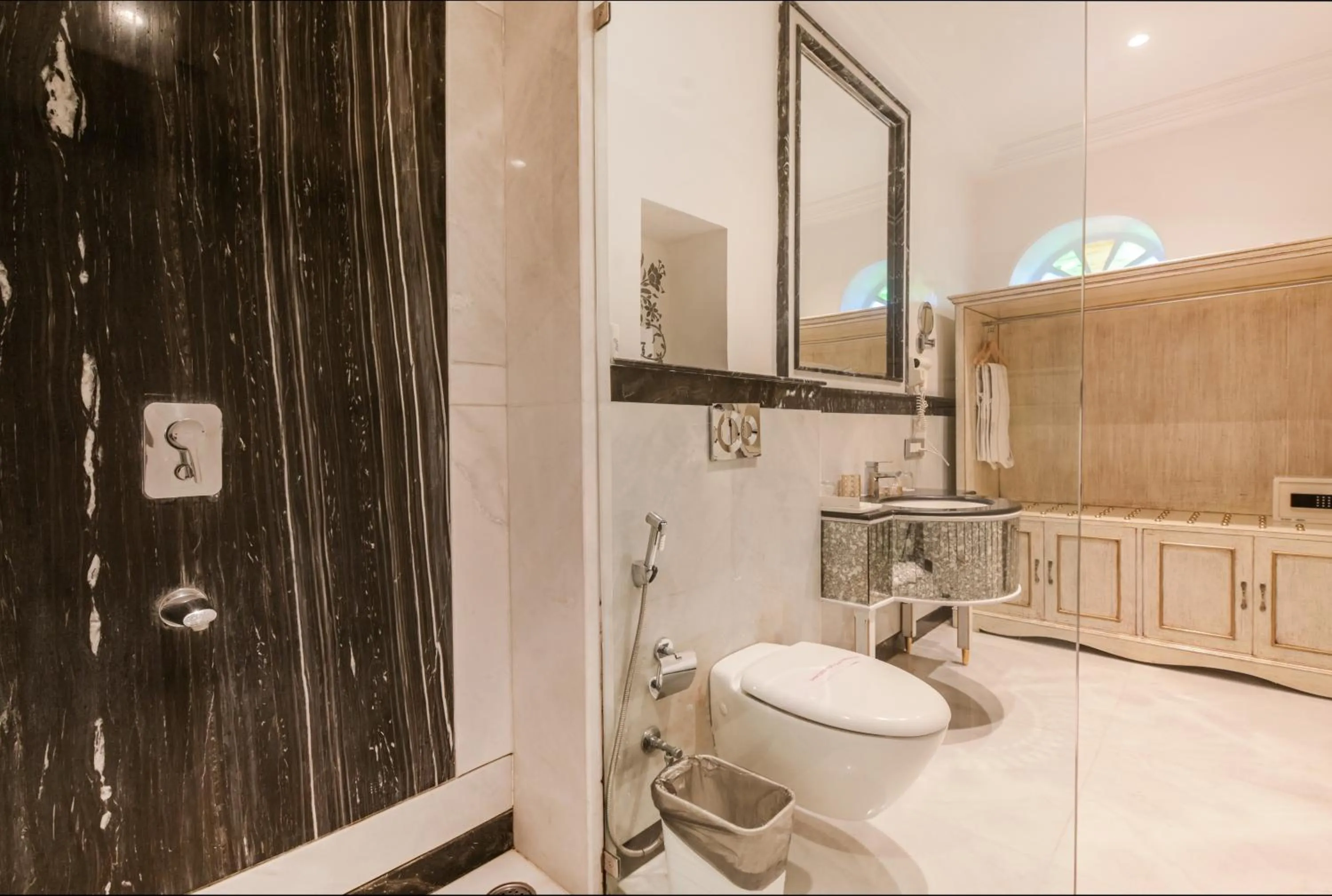 Bathroom in Jagat Niwas Palace