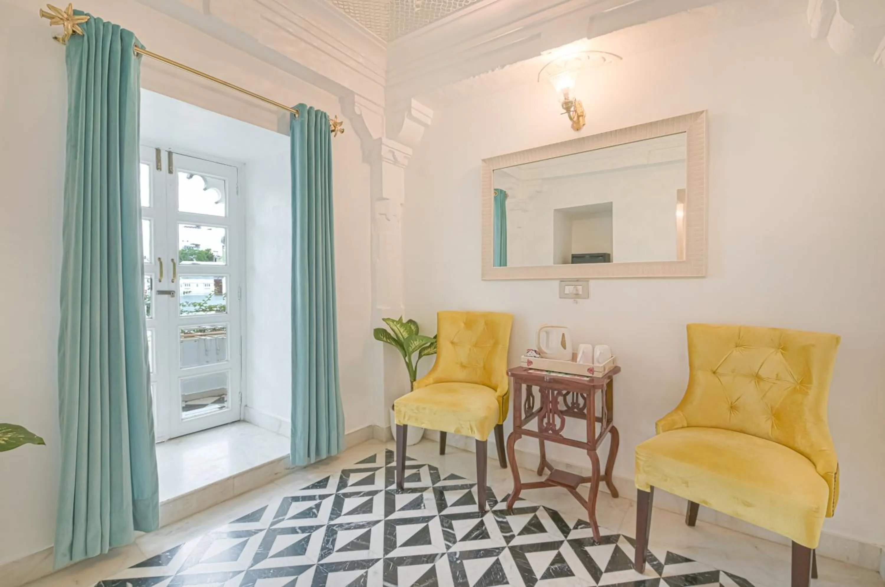 Coffee/tea facilities in Jagat Niwas Palace