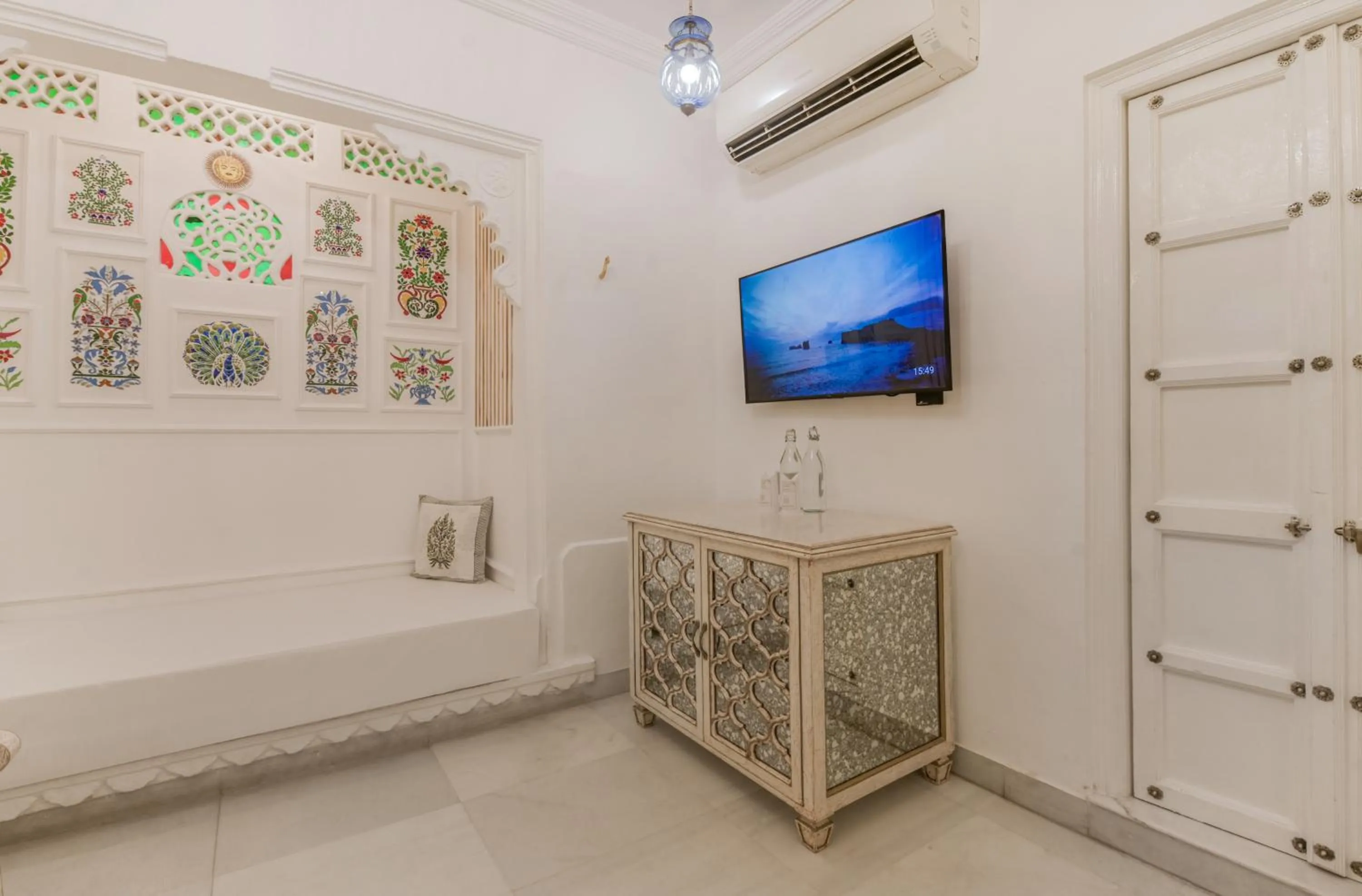 TV and multimedia in Jagat Niwas Palace