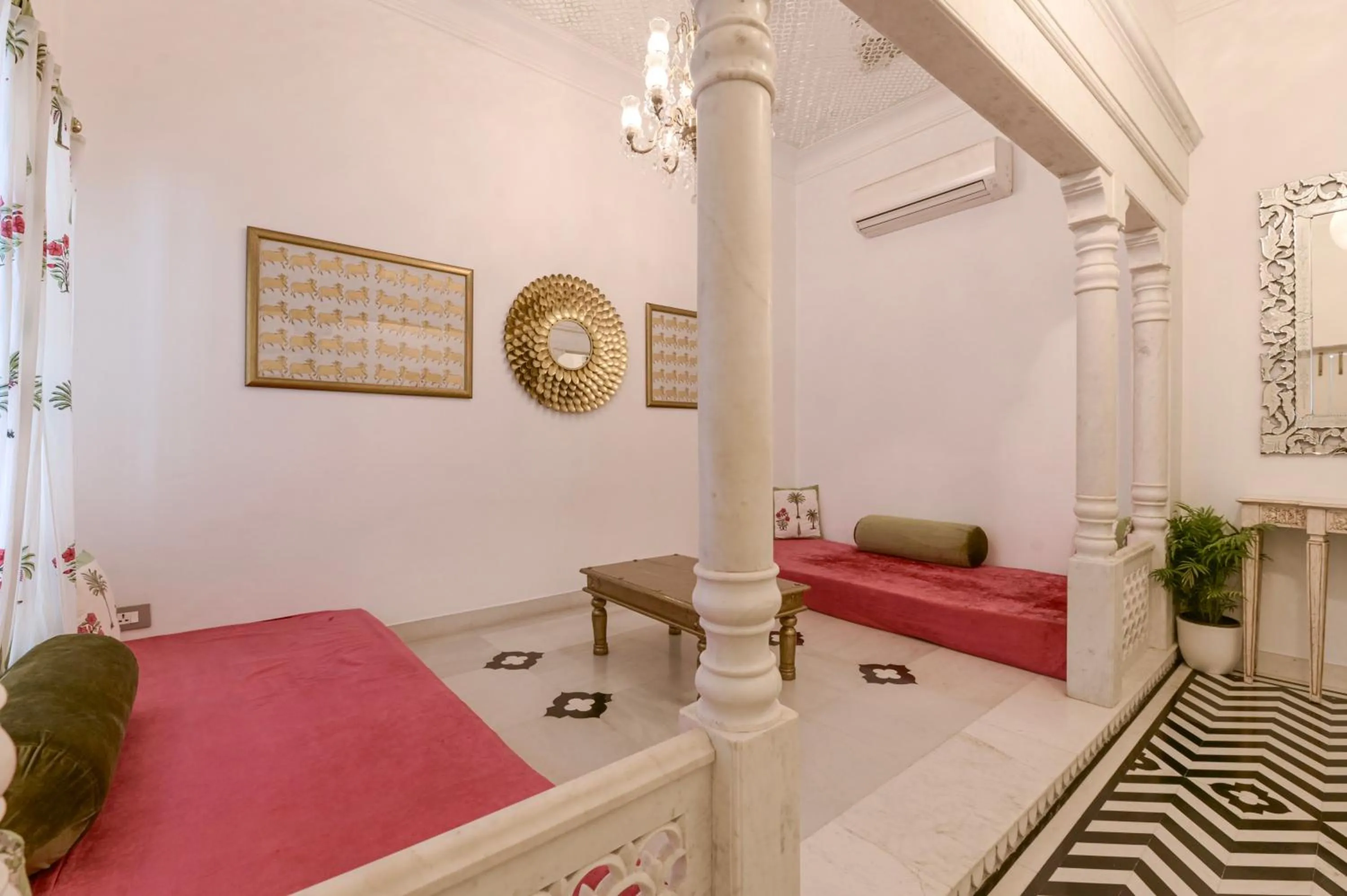 Decorative detail, Bed in Jagat Niwas Palace