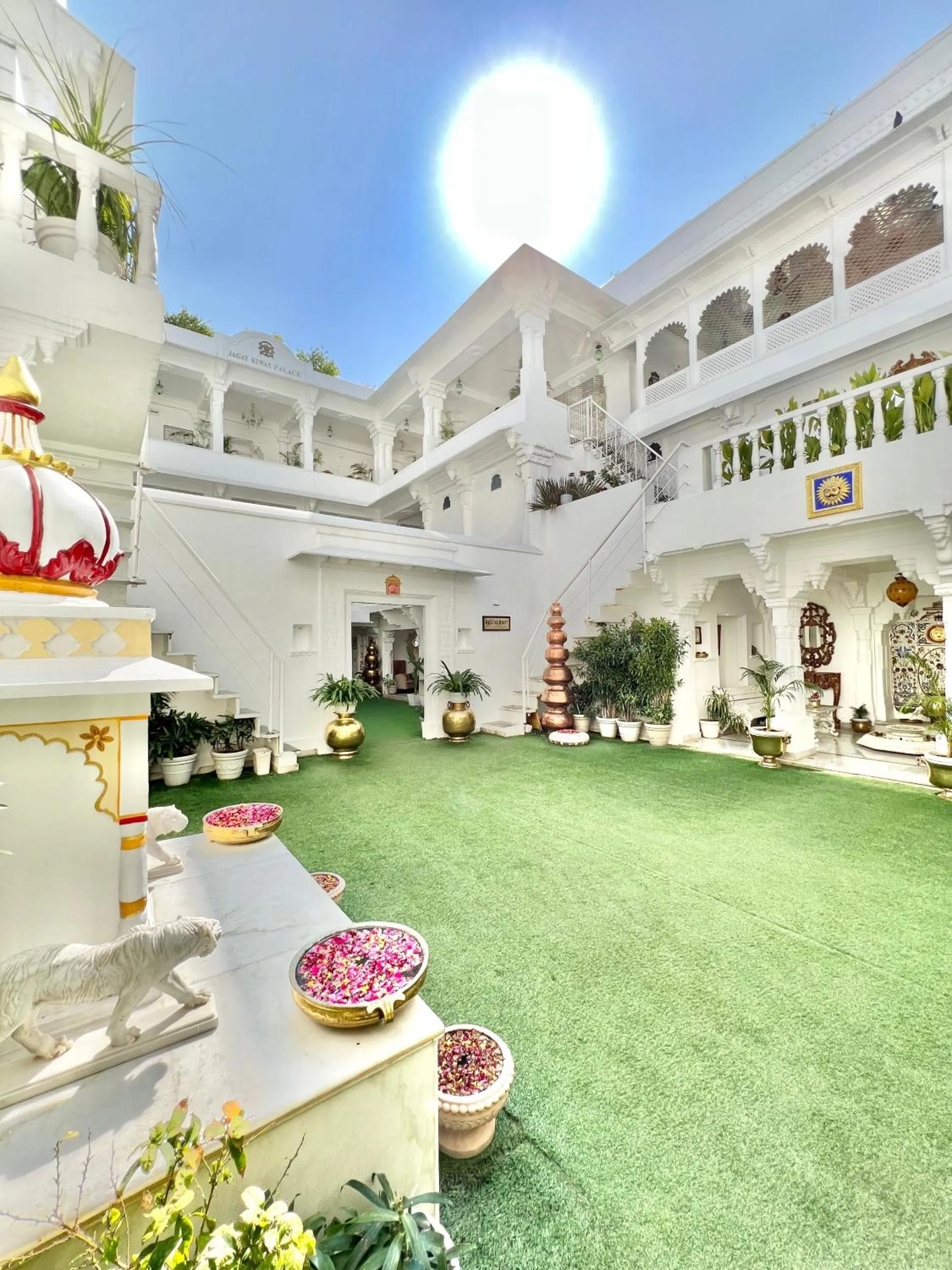 Day in Jagat Niwas Palace