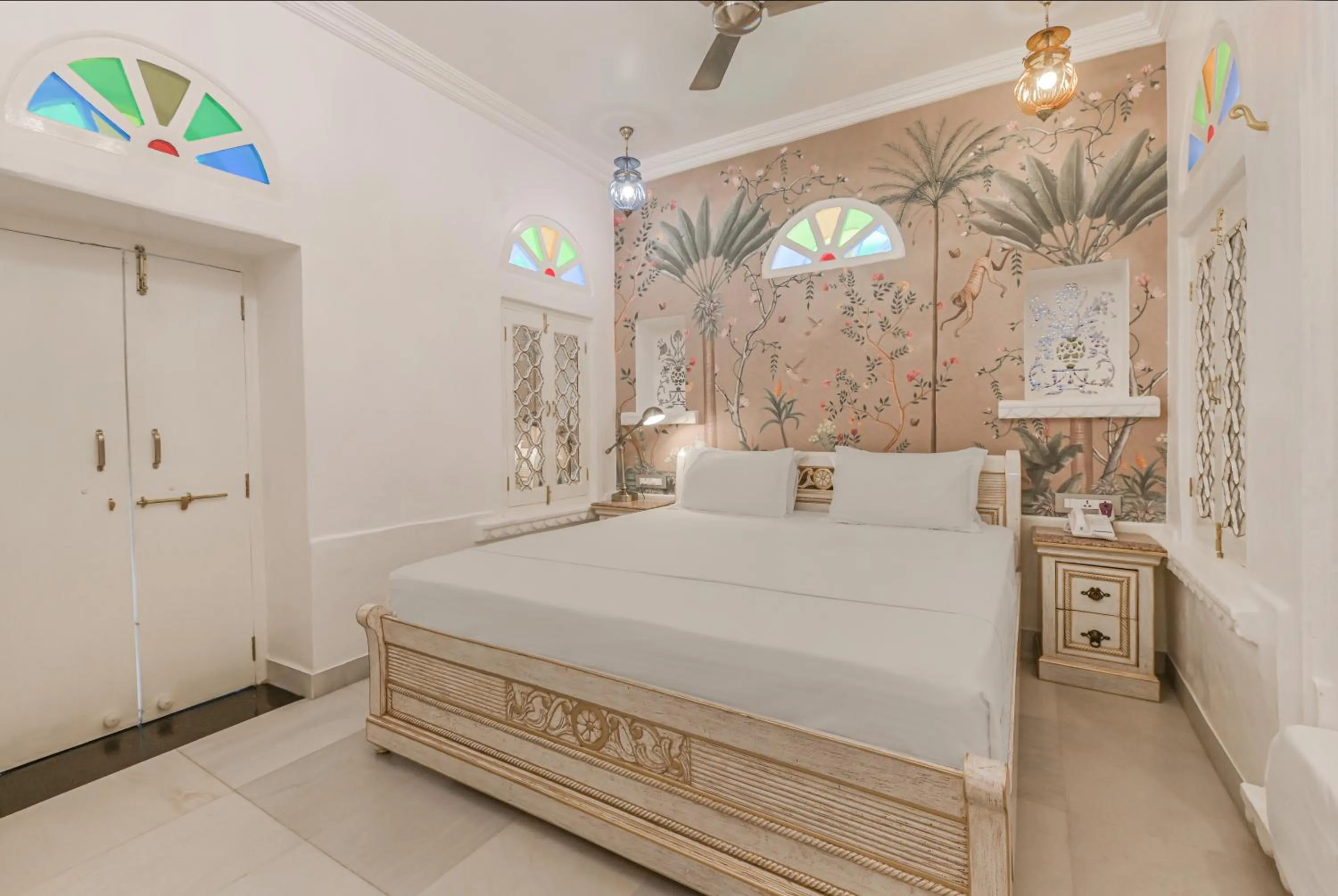 Bed in Jagat Niwas Palace