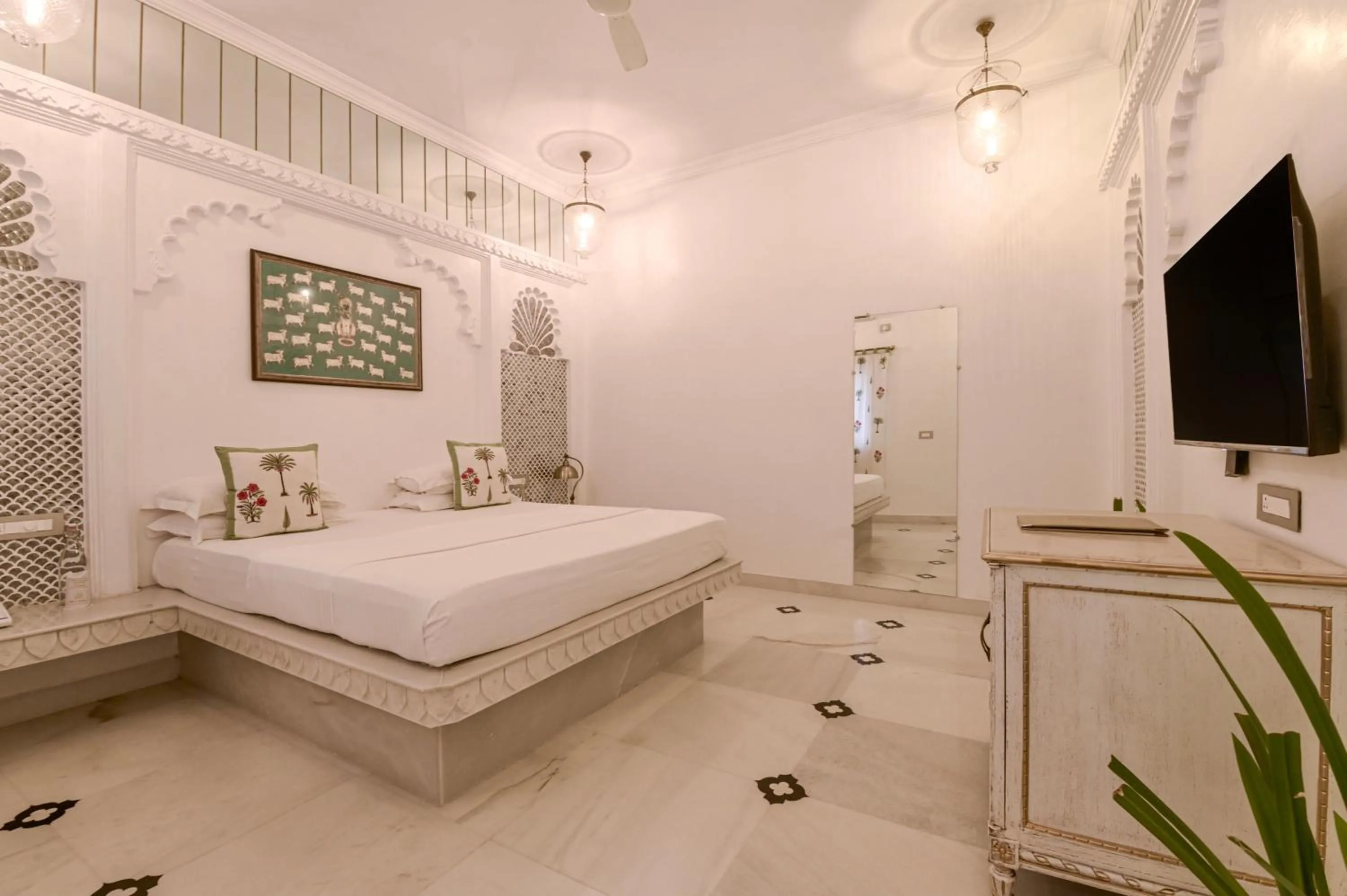 Bed in Jagat Niwas Palace