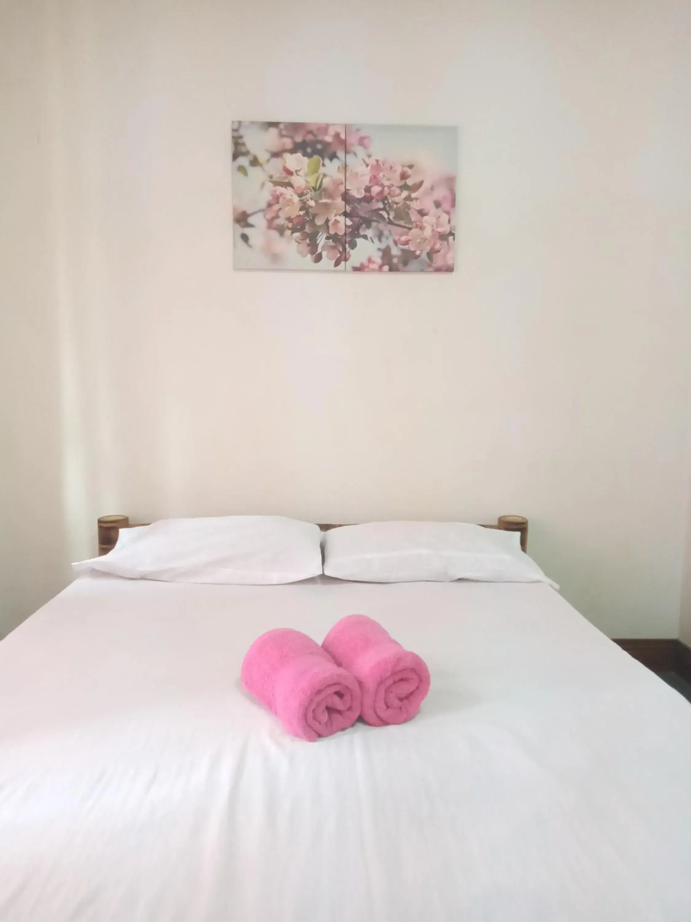 Deluxe Double Room in Walkerz Inn Deluxe Double Room in Walkerz Inn