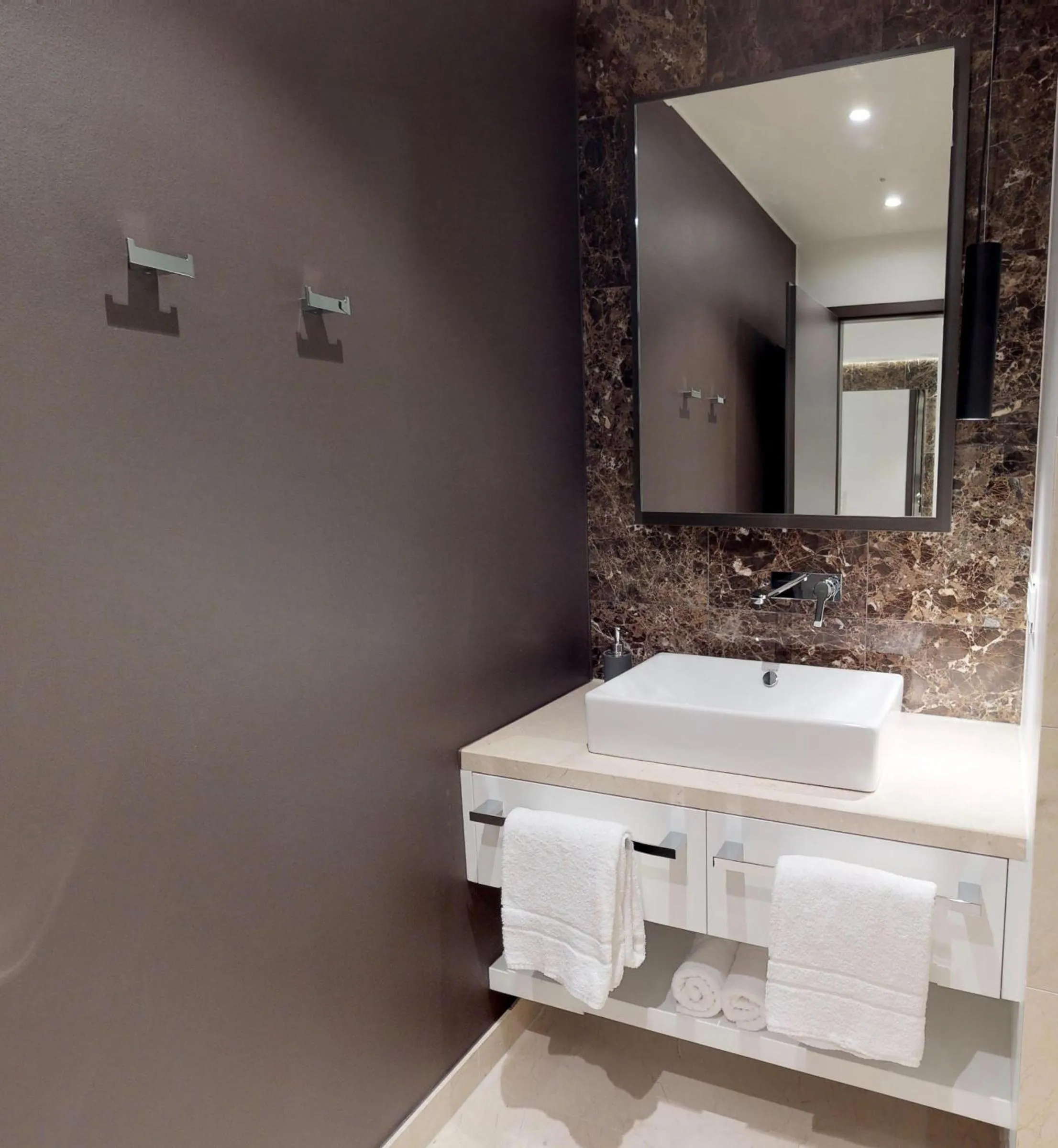 Bathroom in White Pearl Apartment 0.14