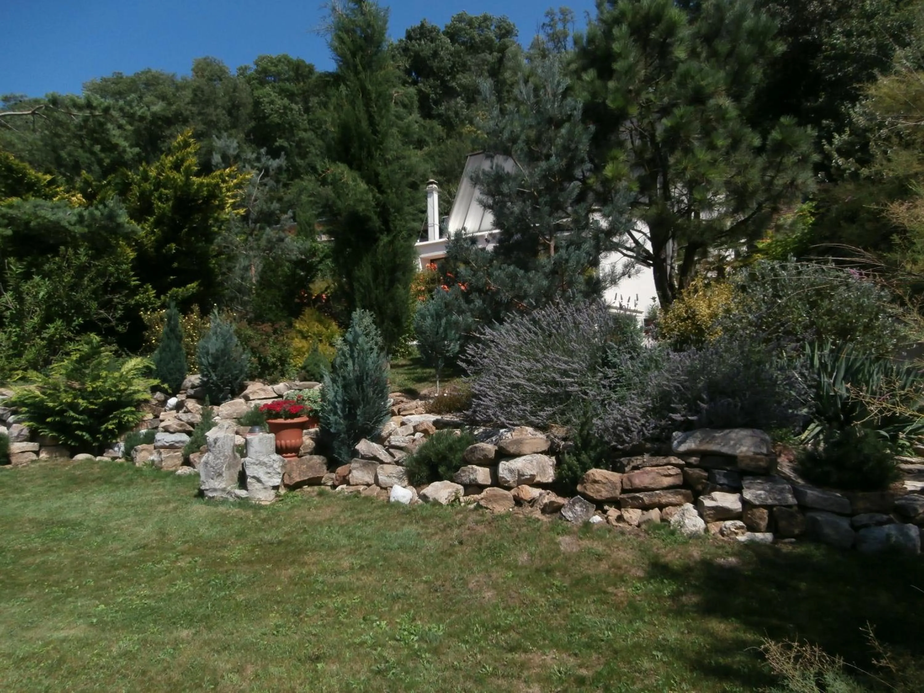 Garden in La Villa du Rhône