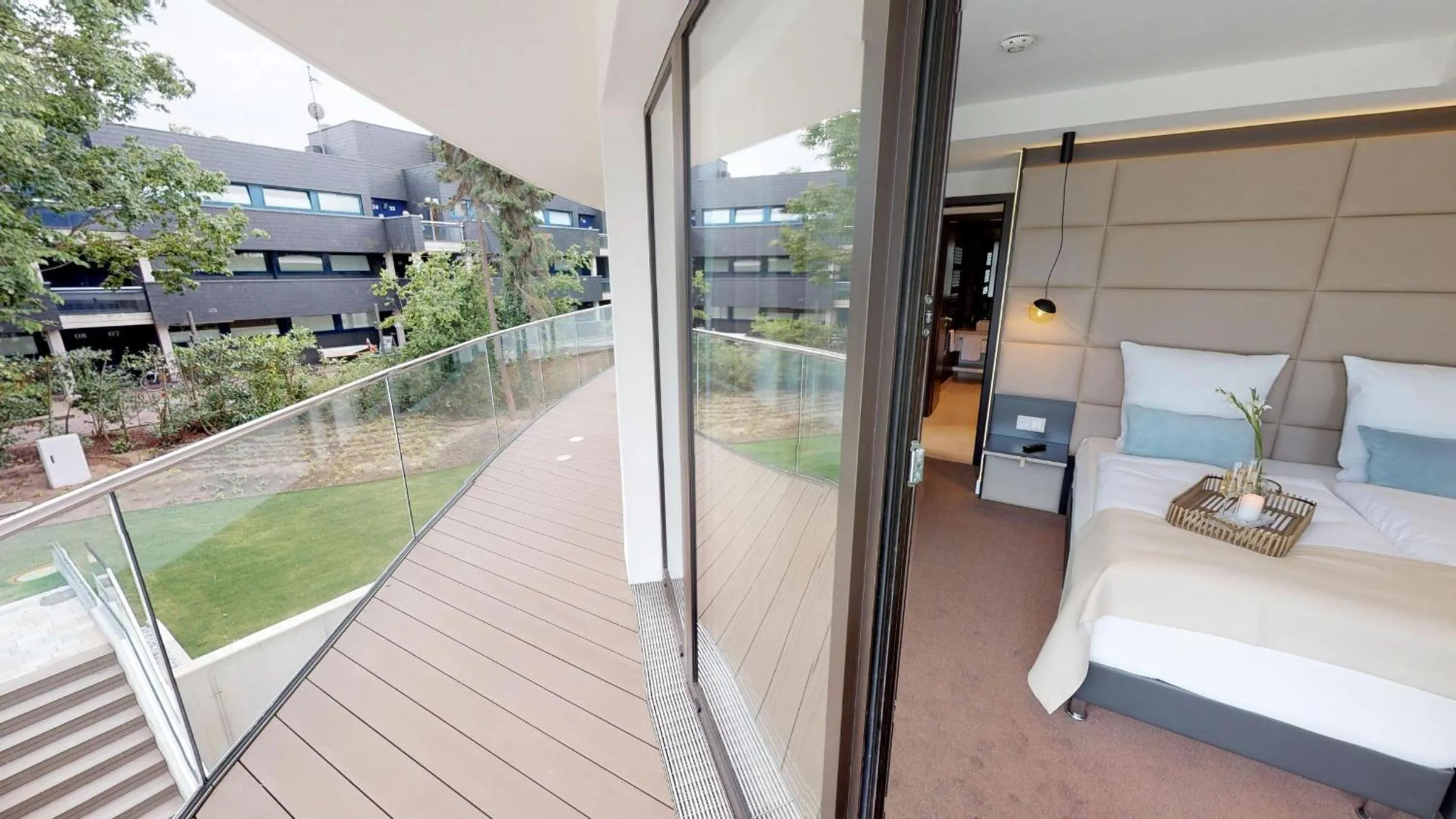 Balcony/Terrace, Bed in White Pearl Apartment 1.01