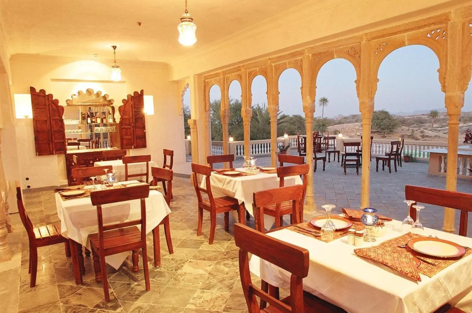 Restaurant/places to eat in Deogarh Mahal