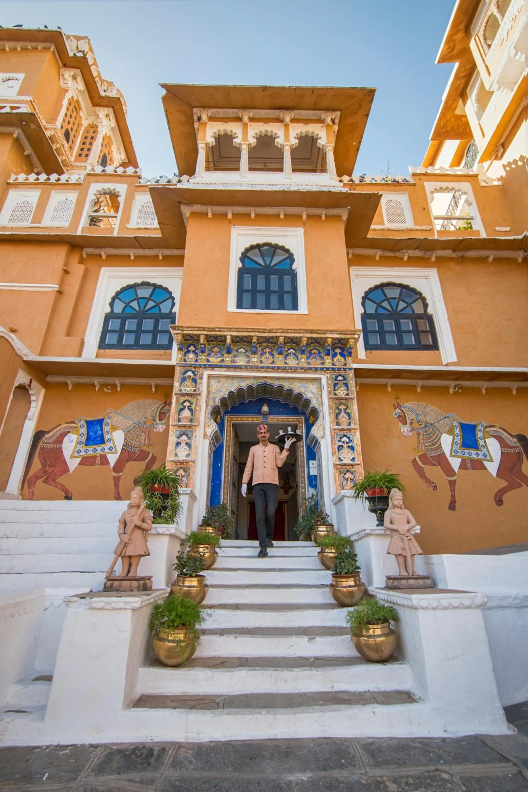 Facade/entrance in Deogarh Mahal