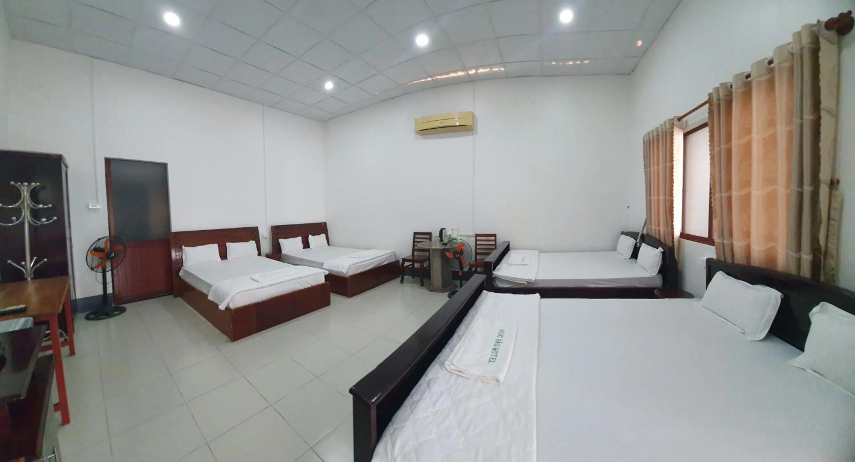 Photo of the whole room, Bed in Khách Sạn Nhà Hàng Ngọc Hân
