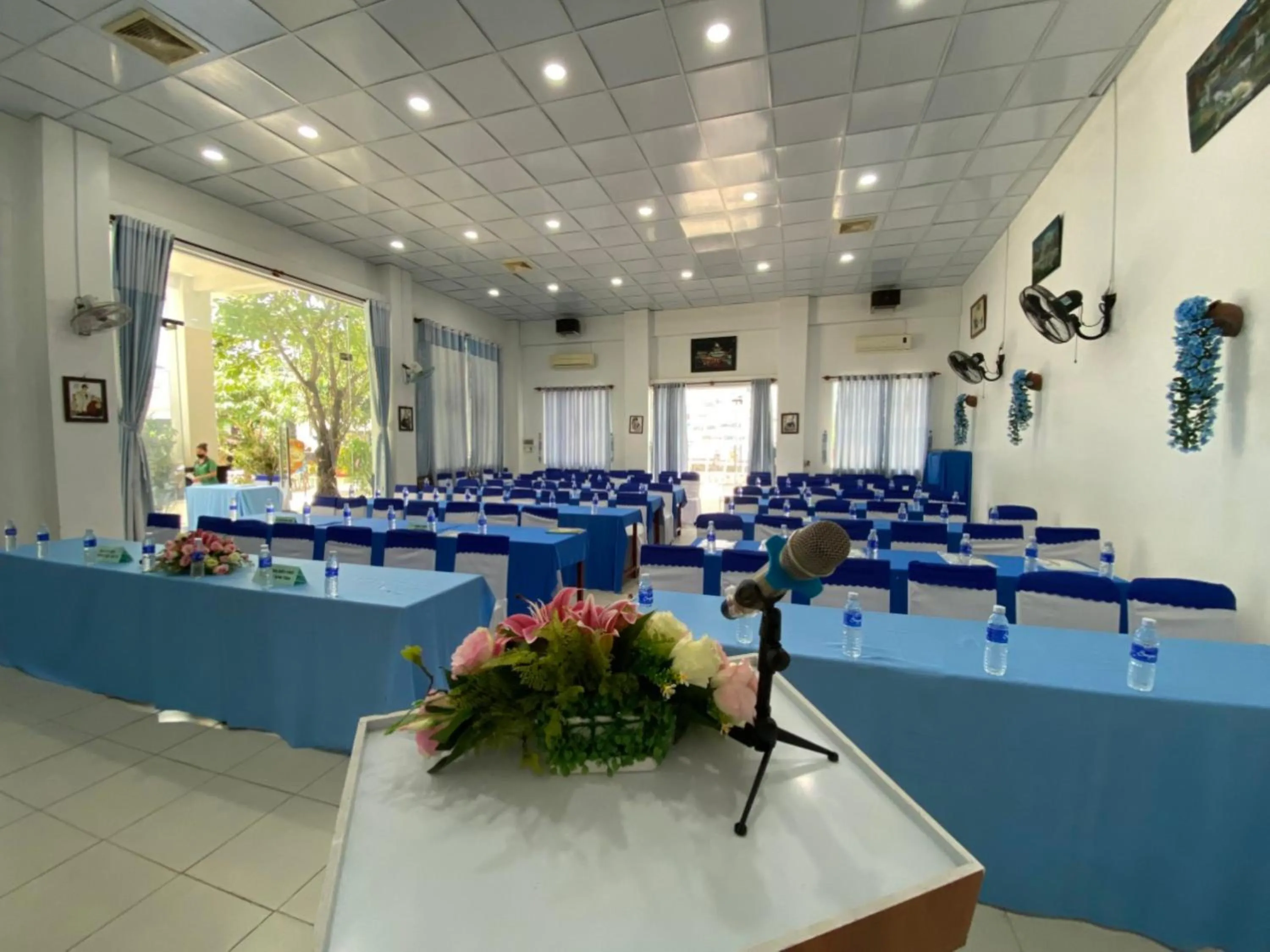 Meeting/conference room in Khách Sạn Nhà Hàng Ngọc Hân