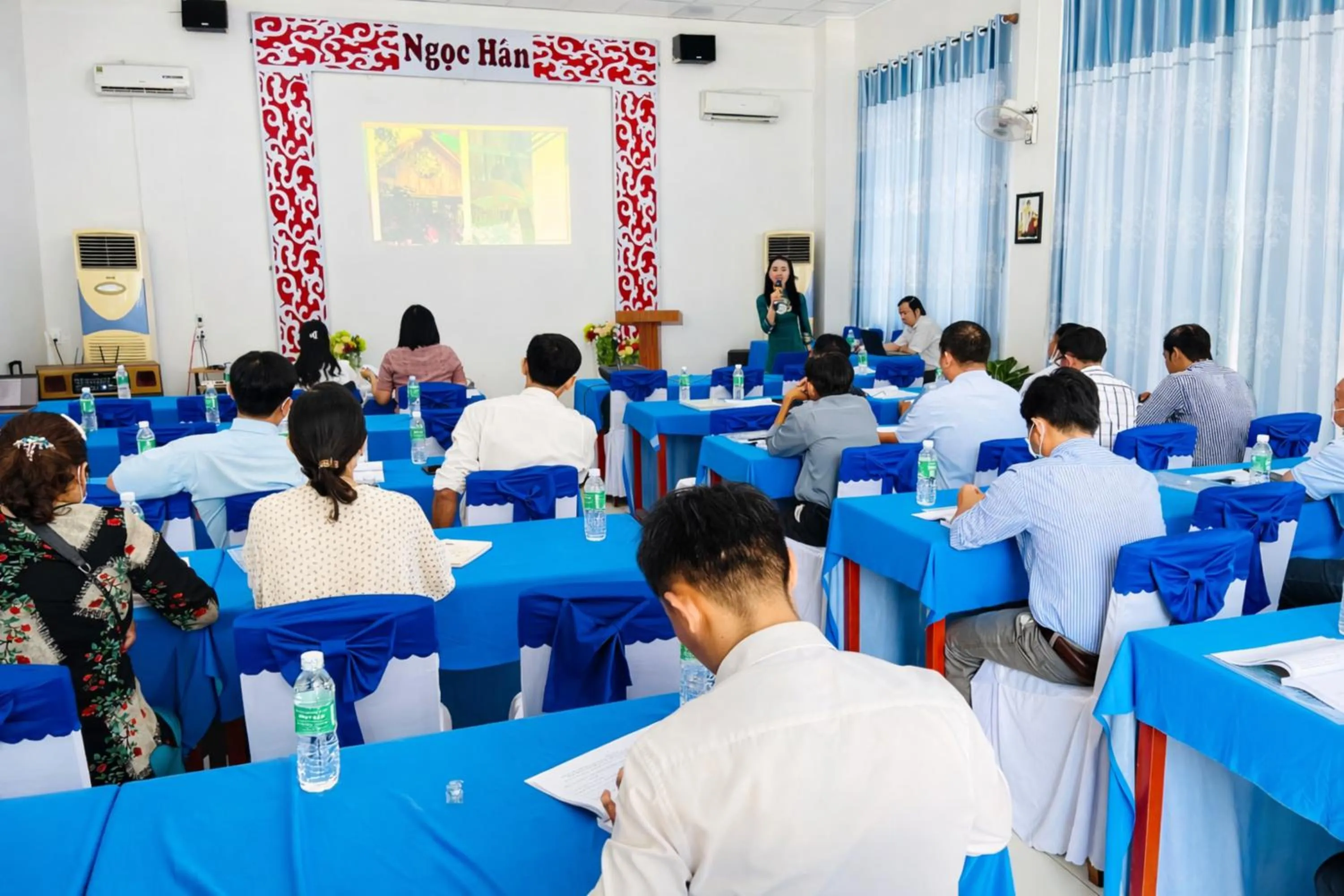 People in Khách Sạn Nhà Hàng Ngọc Hân