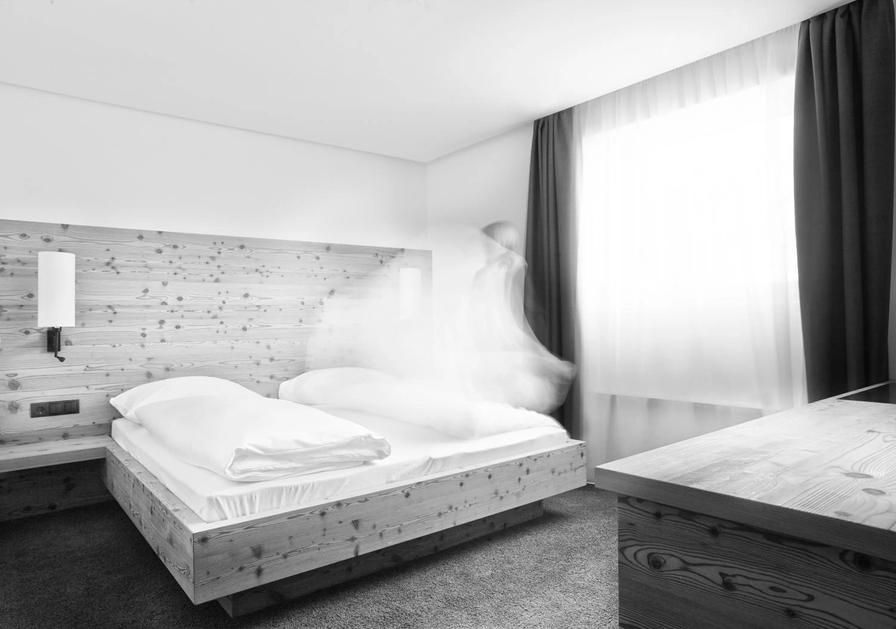 Bed in ArtHotel Anterleghes - Gardenahotels