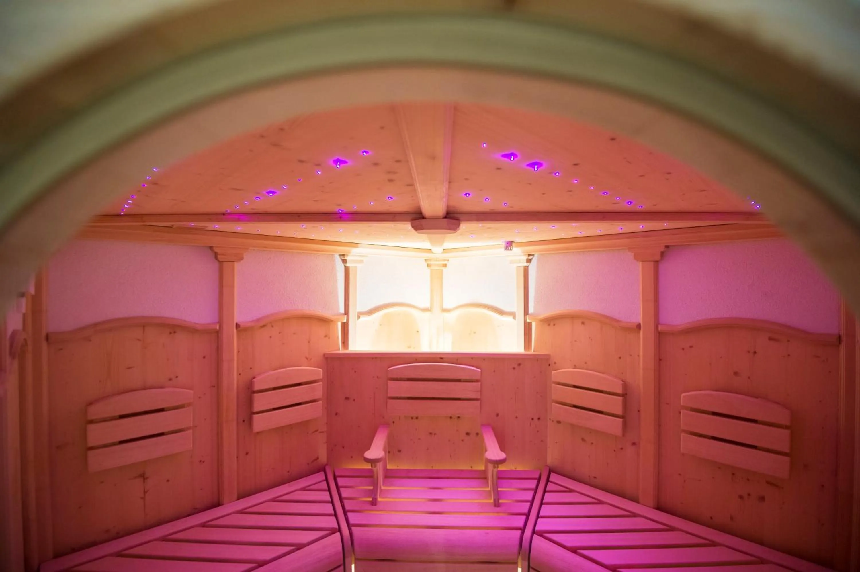 Massage, Bed in ArtHotel Anterleghes - Gardenahotels