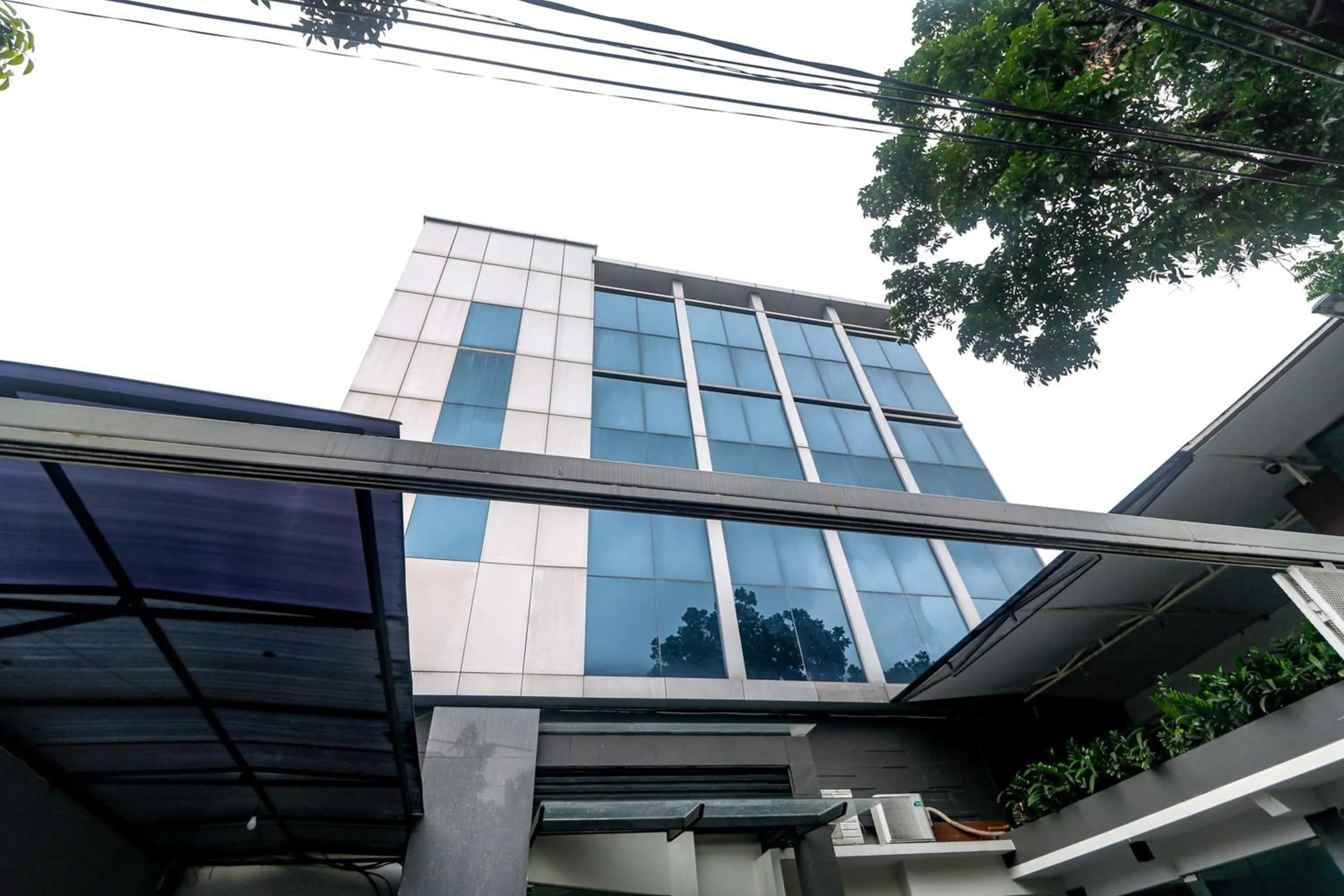 Property building in RedDoorz near Kebon Jeruk Jakarta