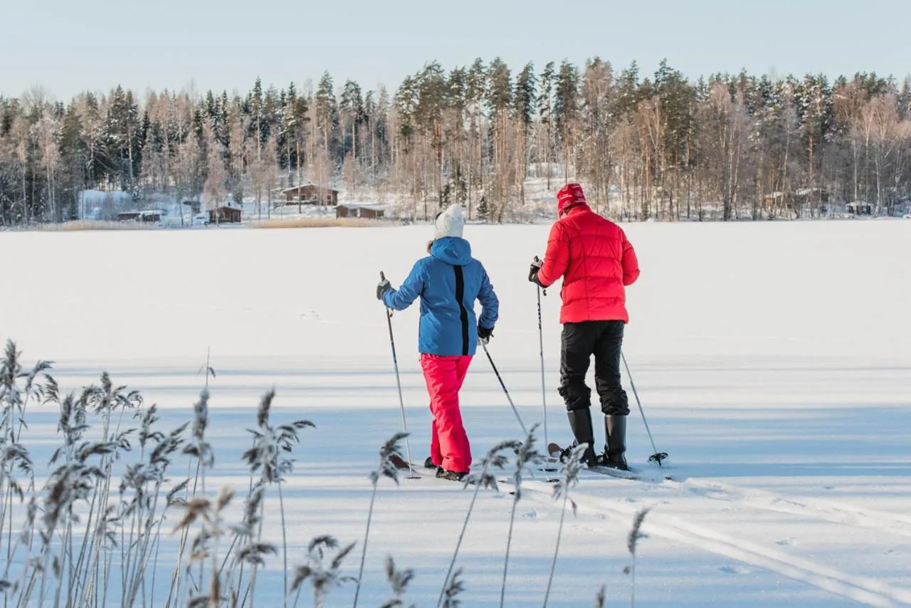 Skiing in Tervalepikon Torpat