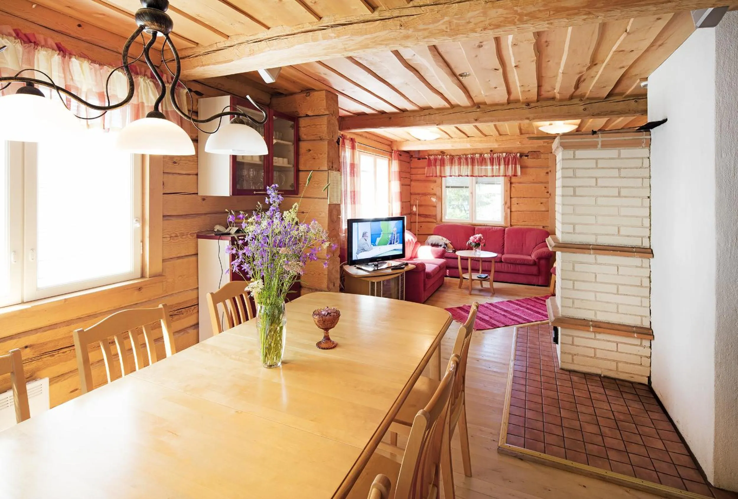 Communal lounge/ TV room in Tervalepikon Torpat