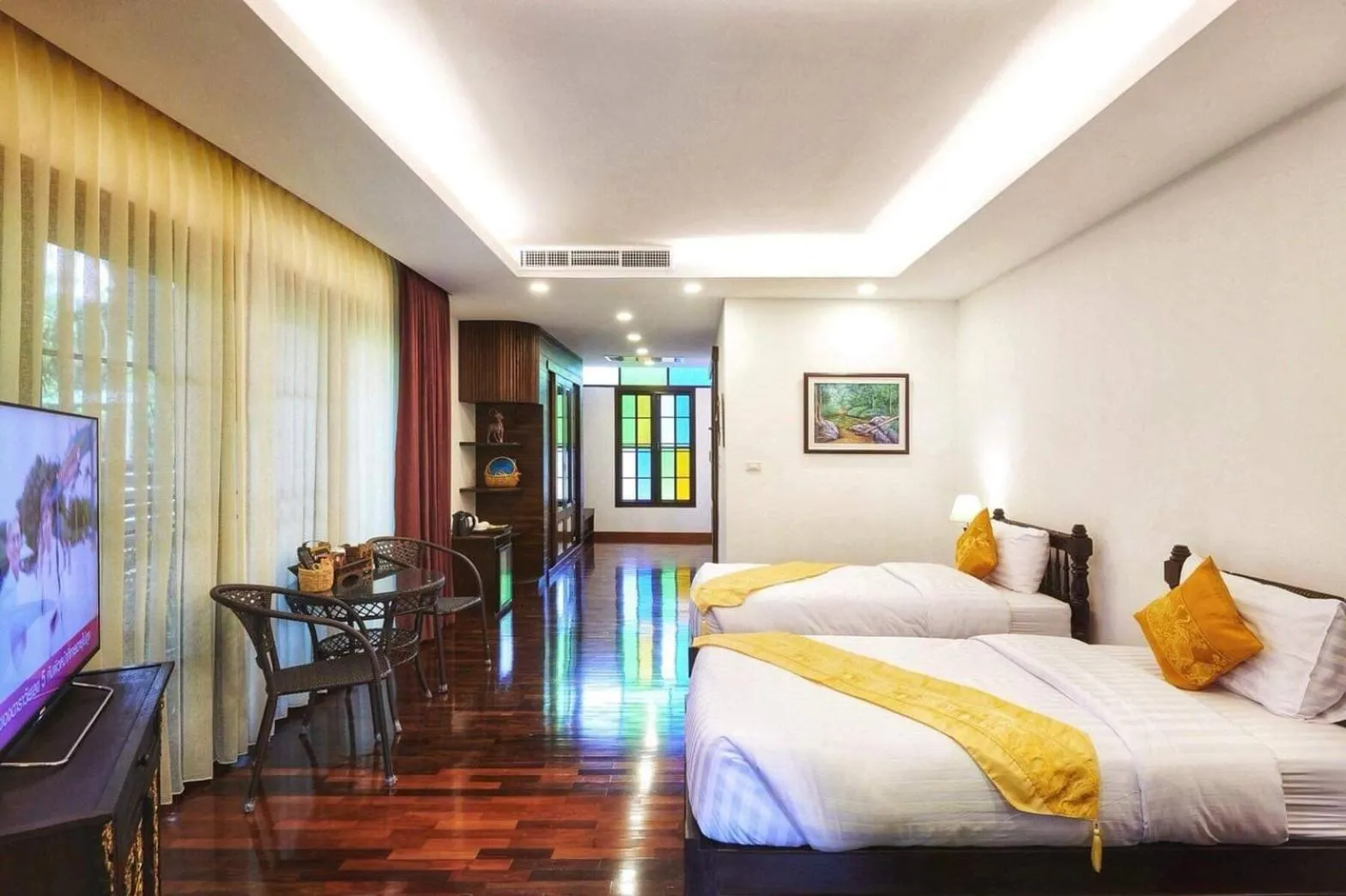 Photo of the whole room, Bed in คุ้มสะเมิง-Samoeng Center