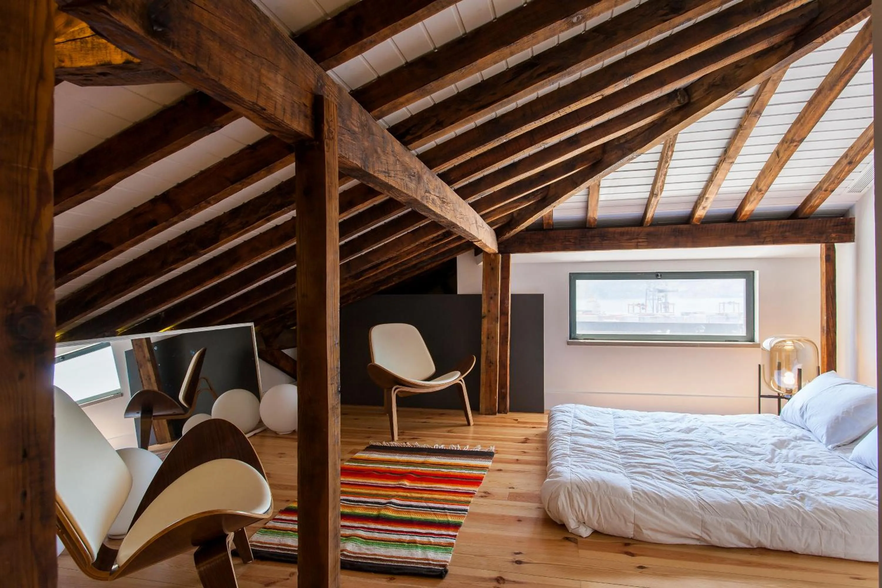 Bed in LuxLapa Duplex