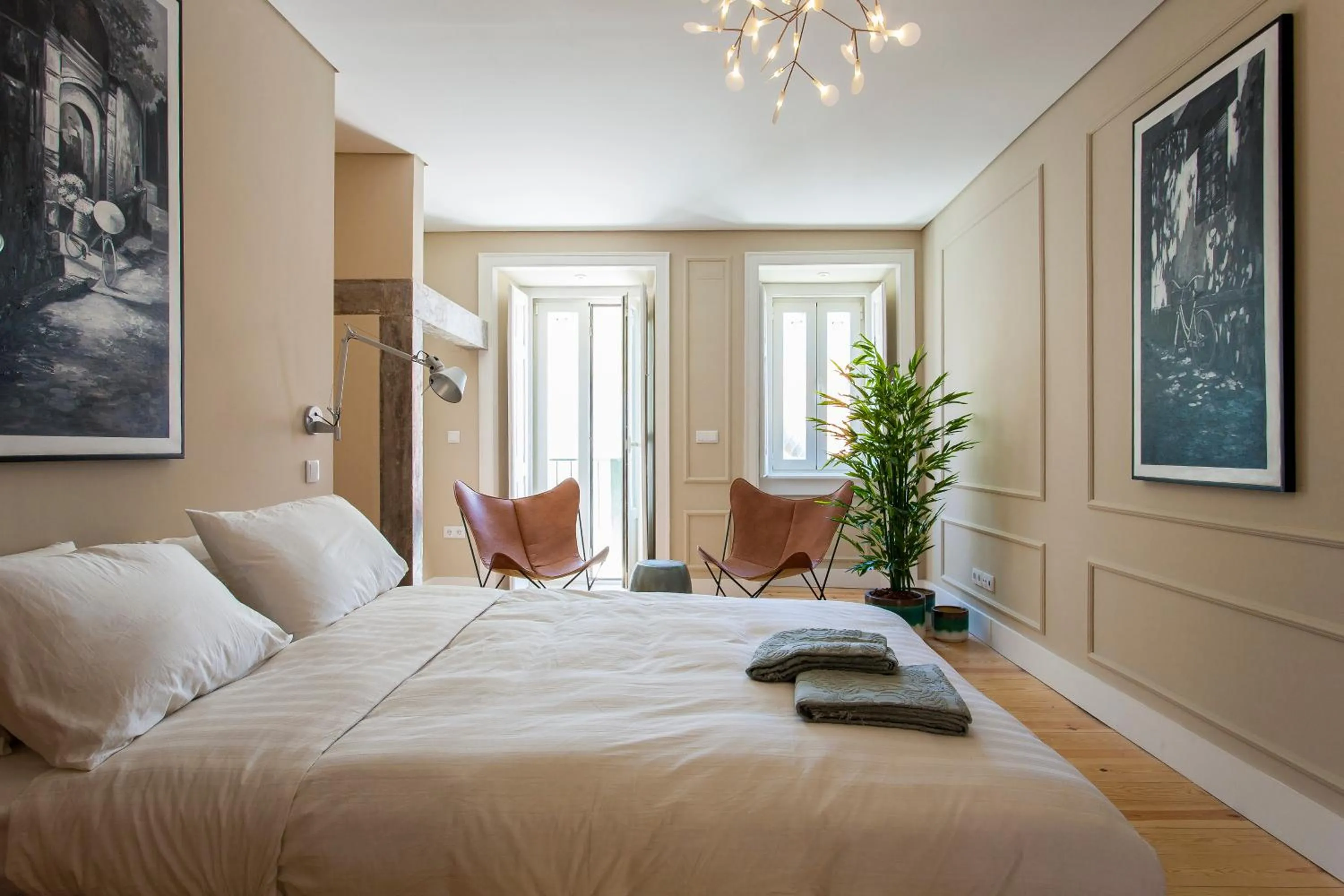 Bed in LuxLapa Duplex
