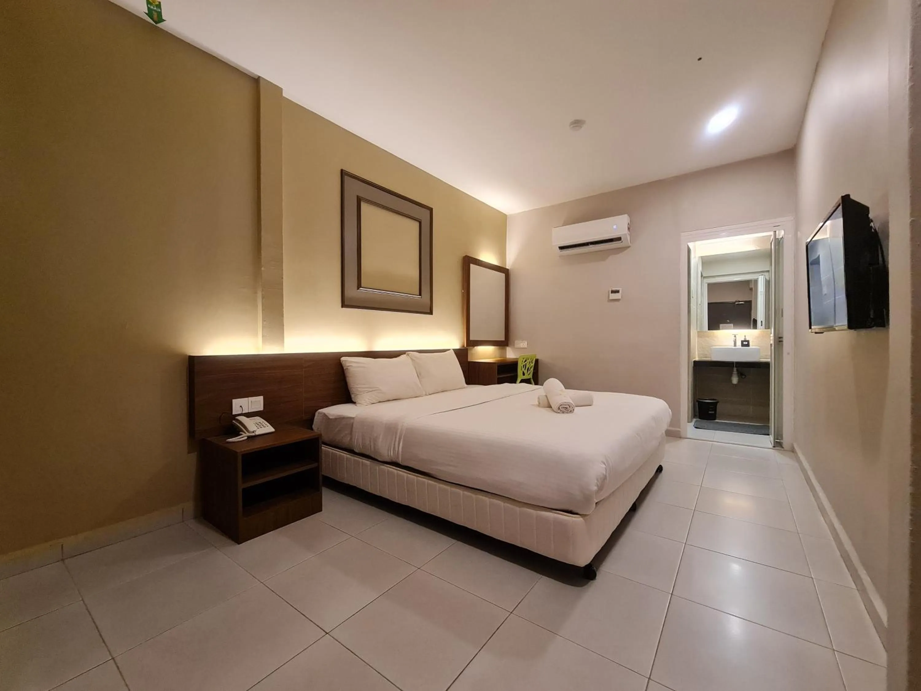 TV and multimedia, Bed in Ants Hotel