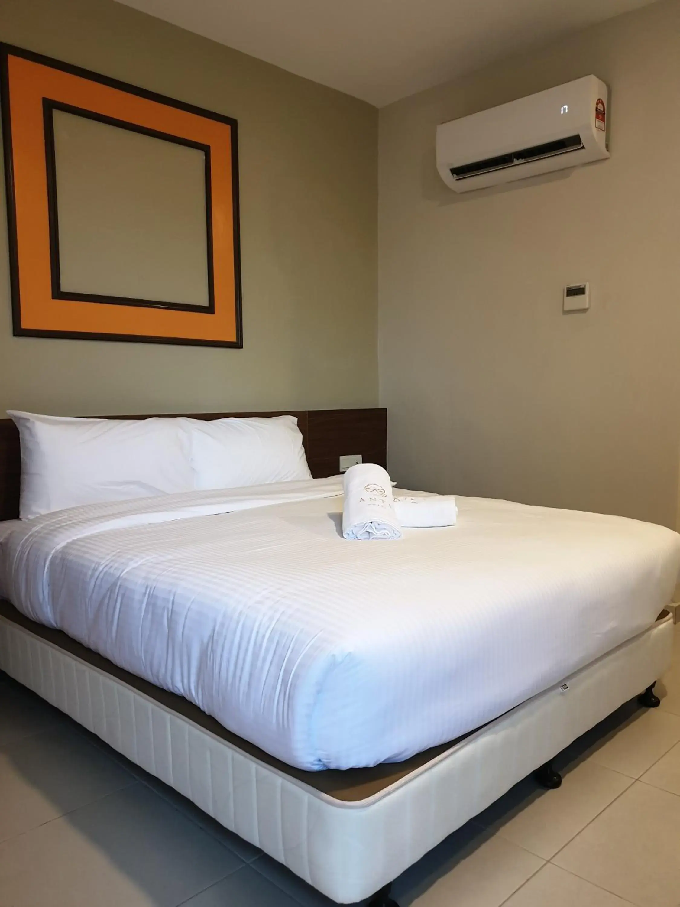 Bed in Ants Hotel Bed in Ants Hotel