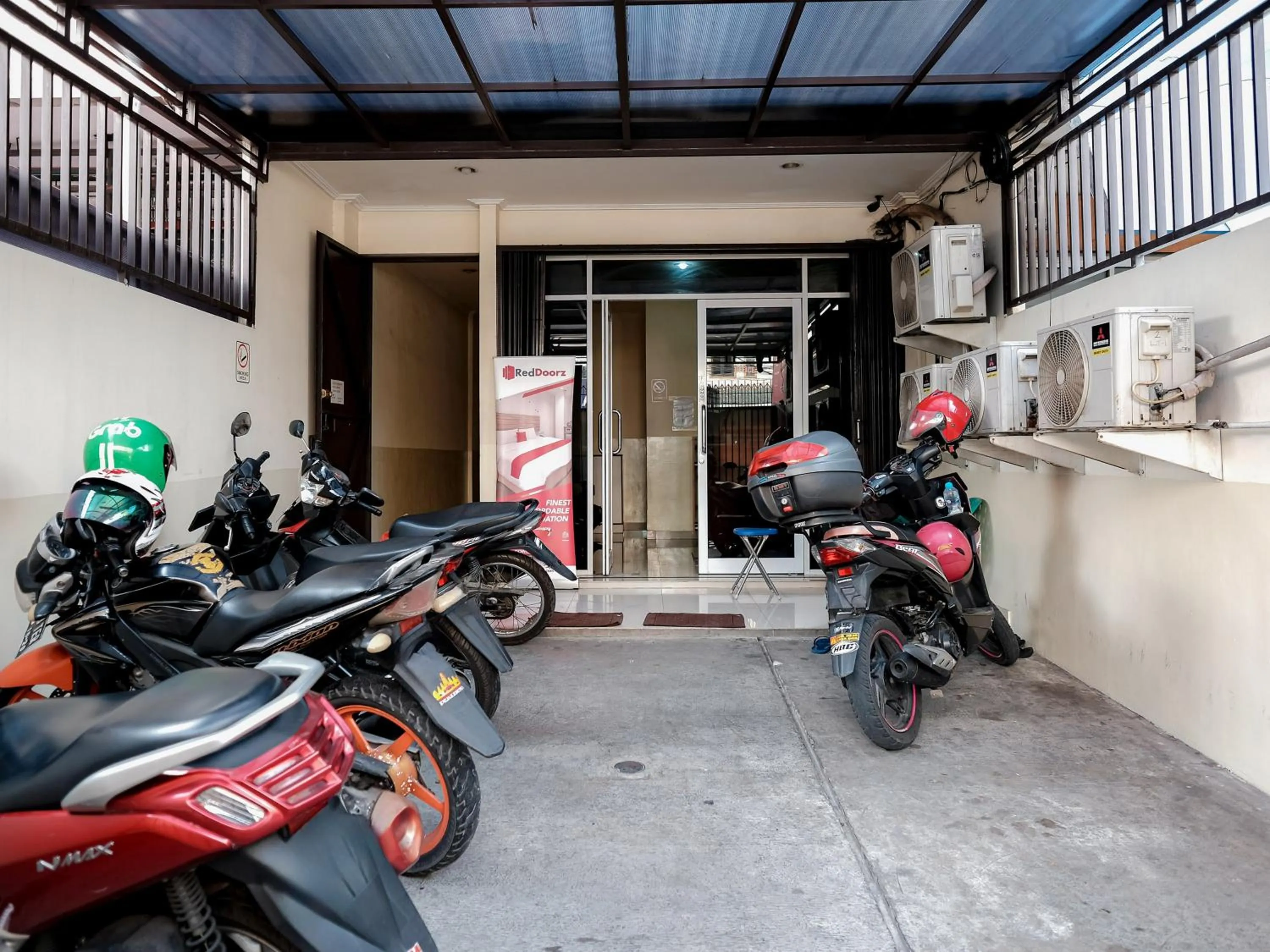 Parking in RedDoorz @ Jalan Biak Roxy Jakarta