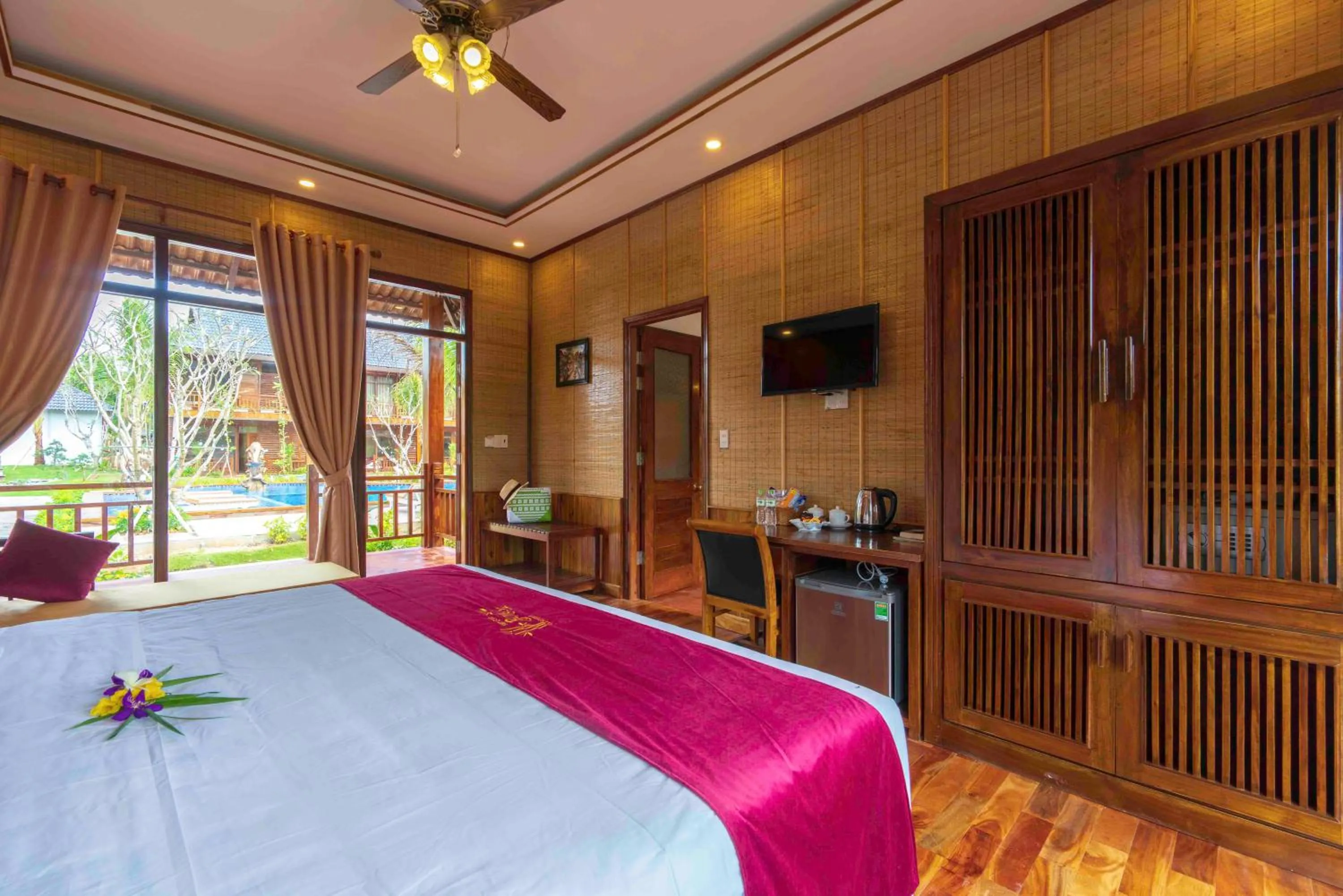 Photo of the whole room, Bed in Phu Quoc Bambusa Resort