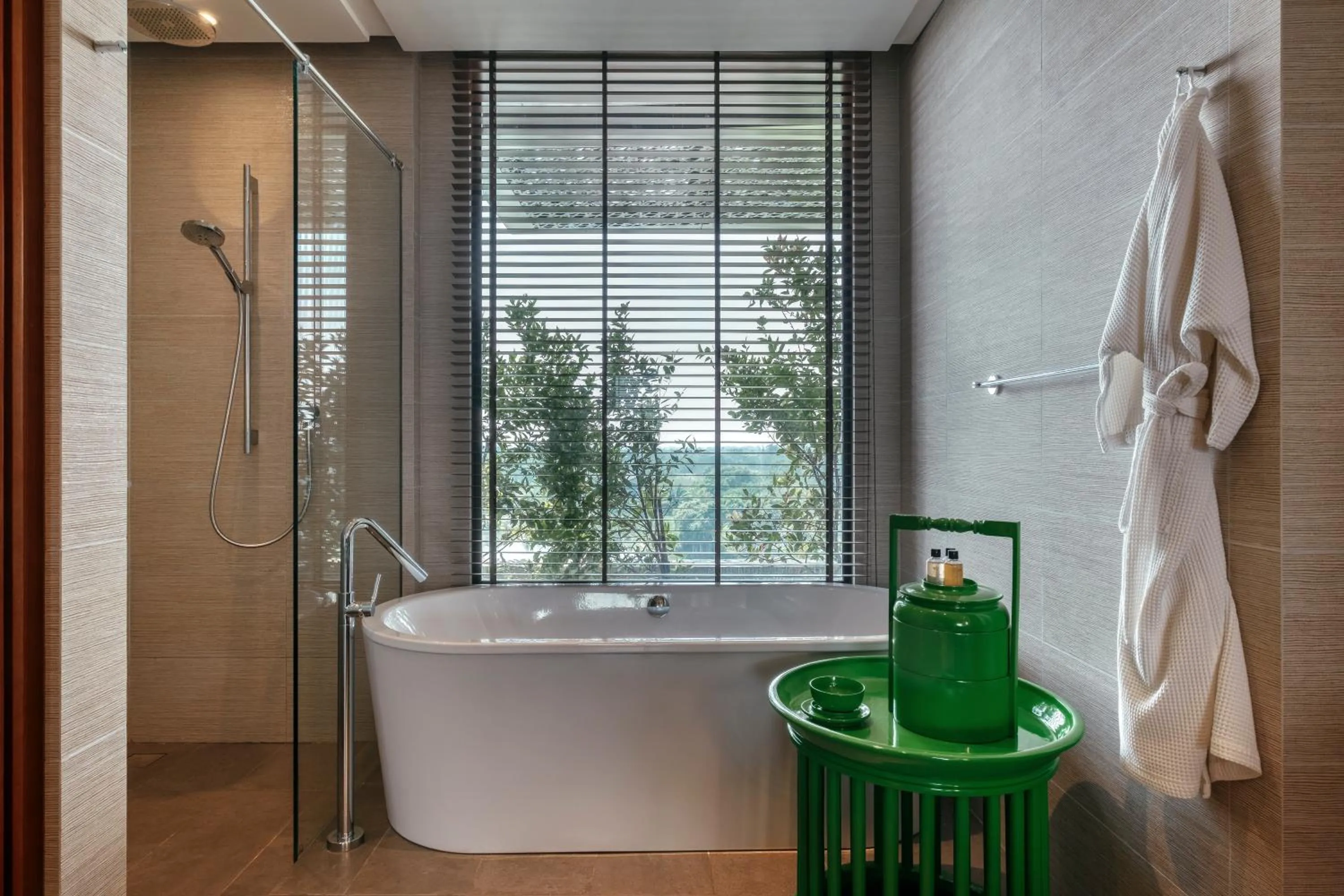 Bath in Awei Metta (Yangon)