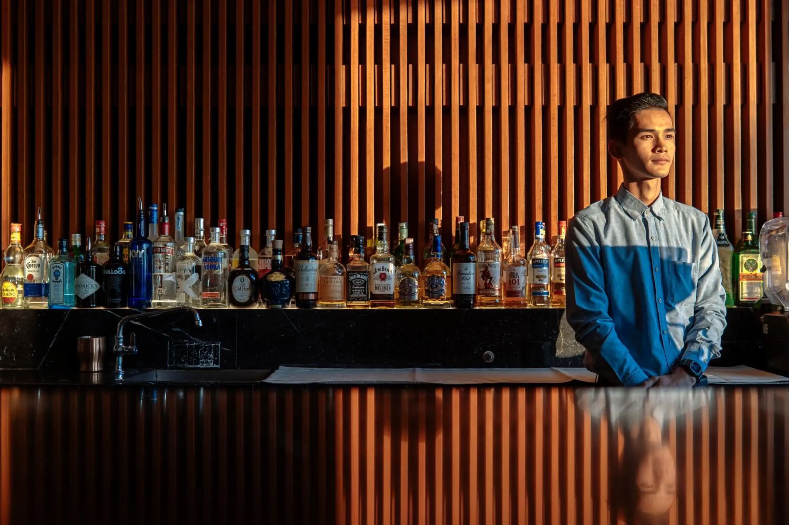 Lounge or bar in Awei Metta (Yangon) Lounge or bar in Awei Metta (Yangon)