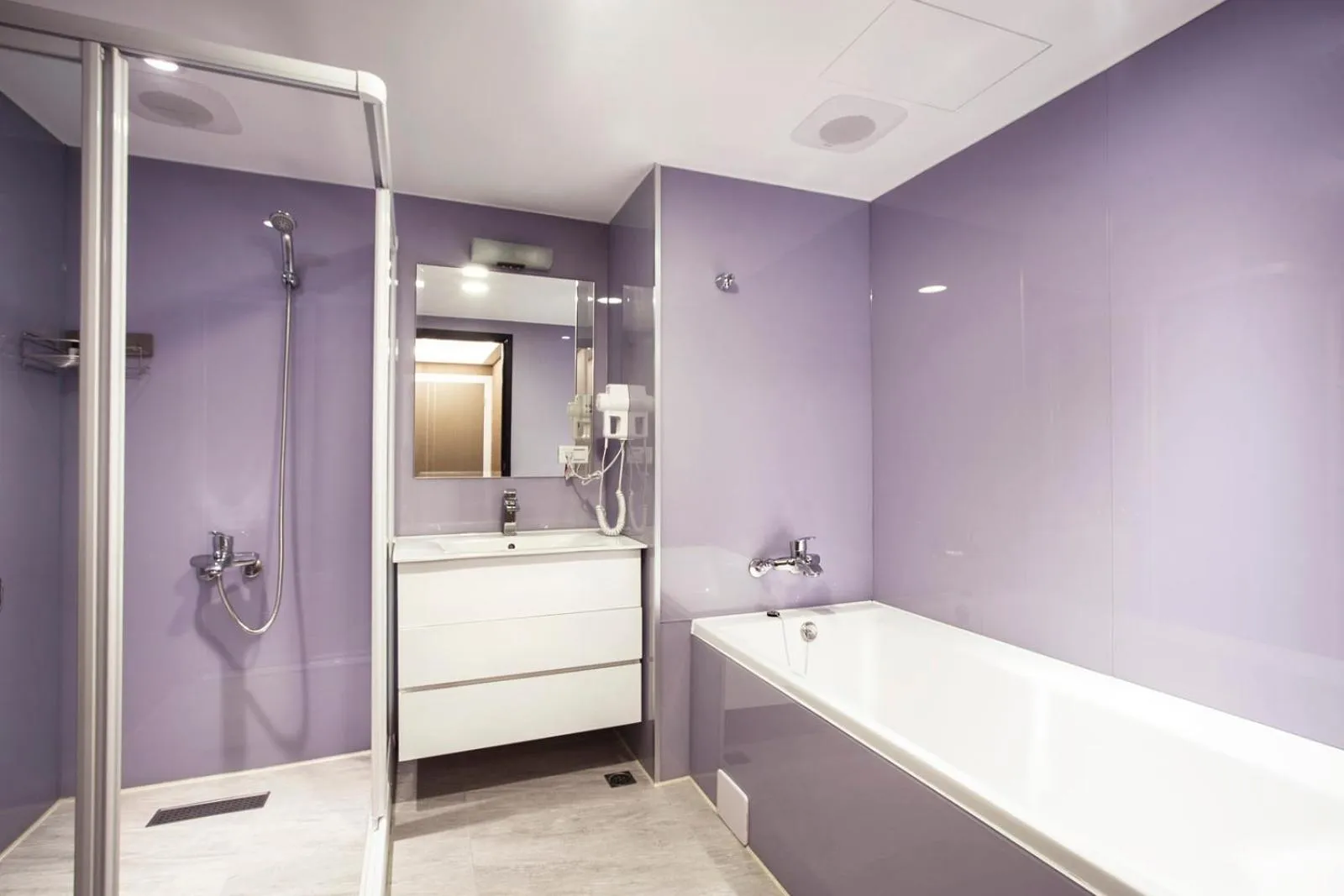 Shower in Golden Garden Hotel