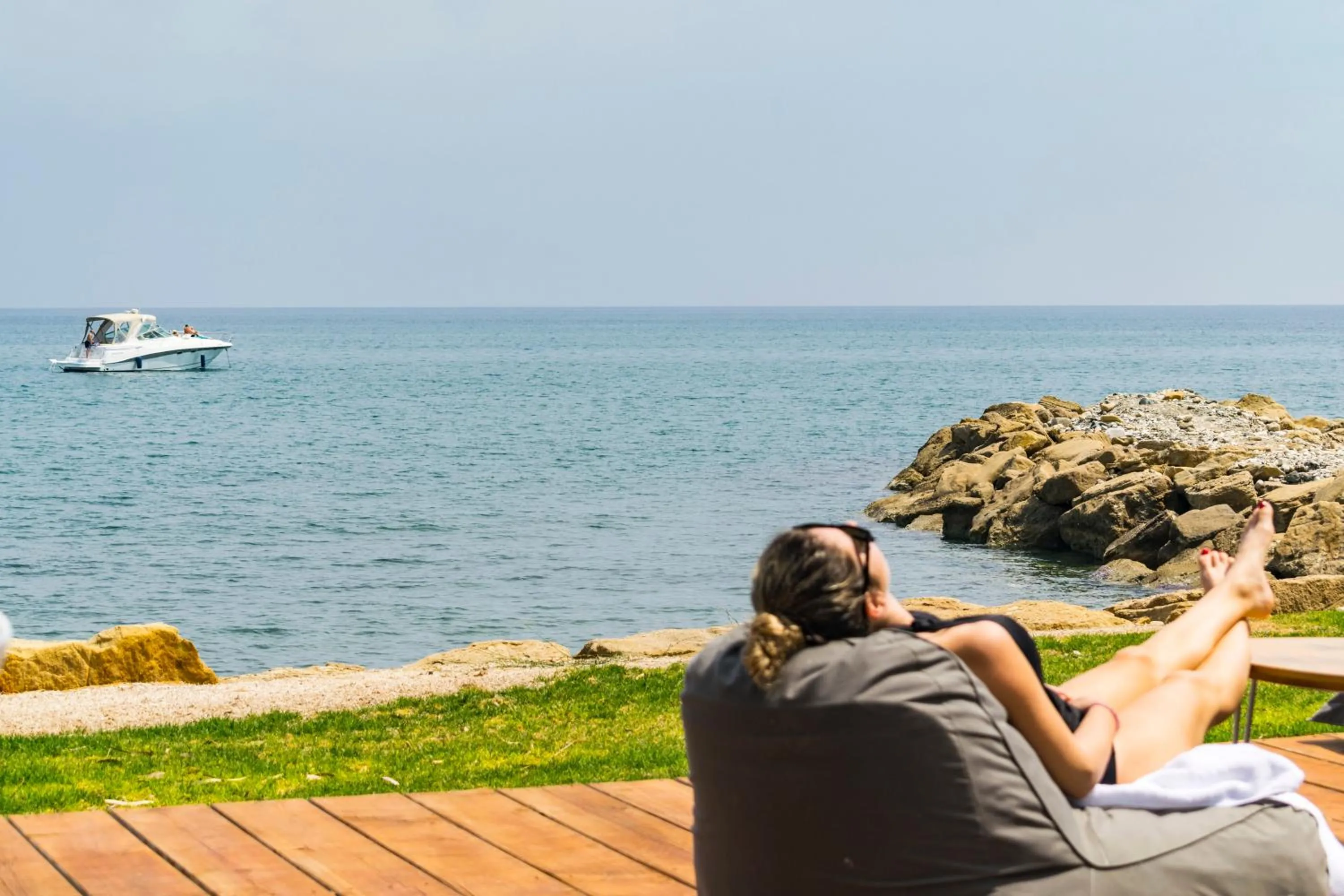 Lounge or bar in Elya Beach Luxury Suites