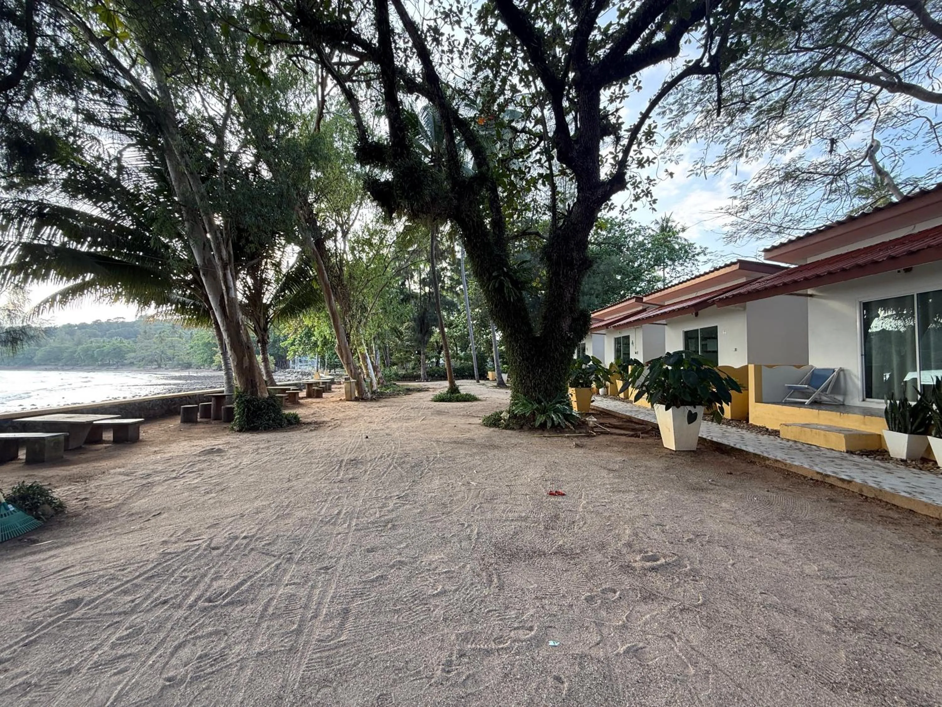 Garden view in Issara Beach Resort